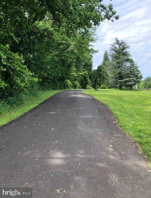 SAW MILL VALLEY - Residential