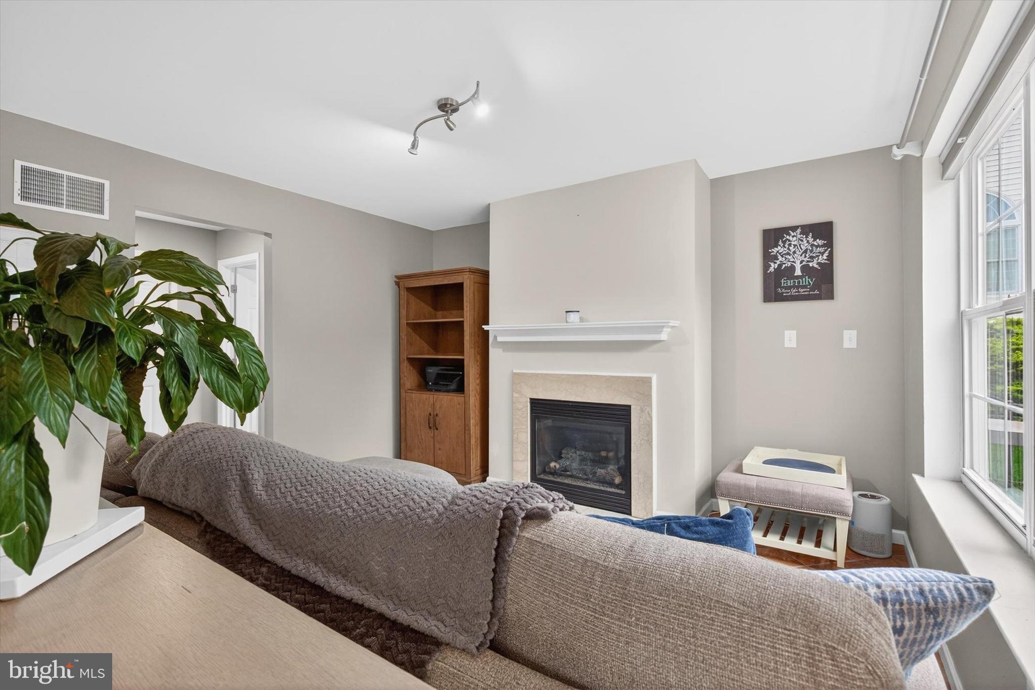 BLOSSOM HILL - Residential