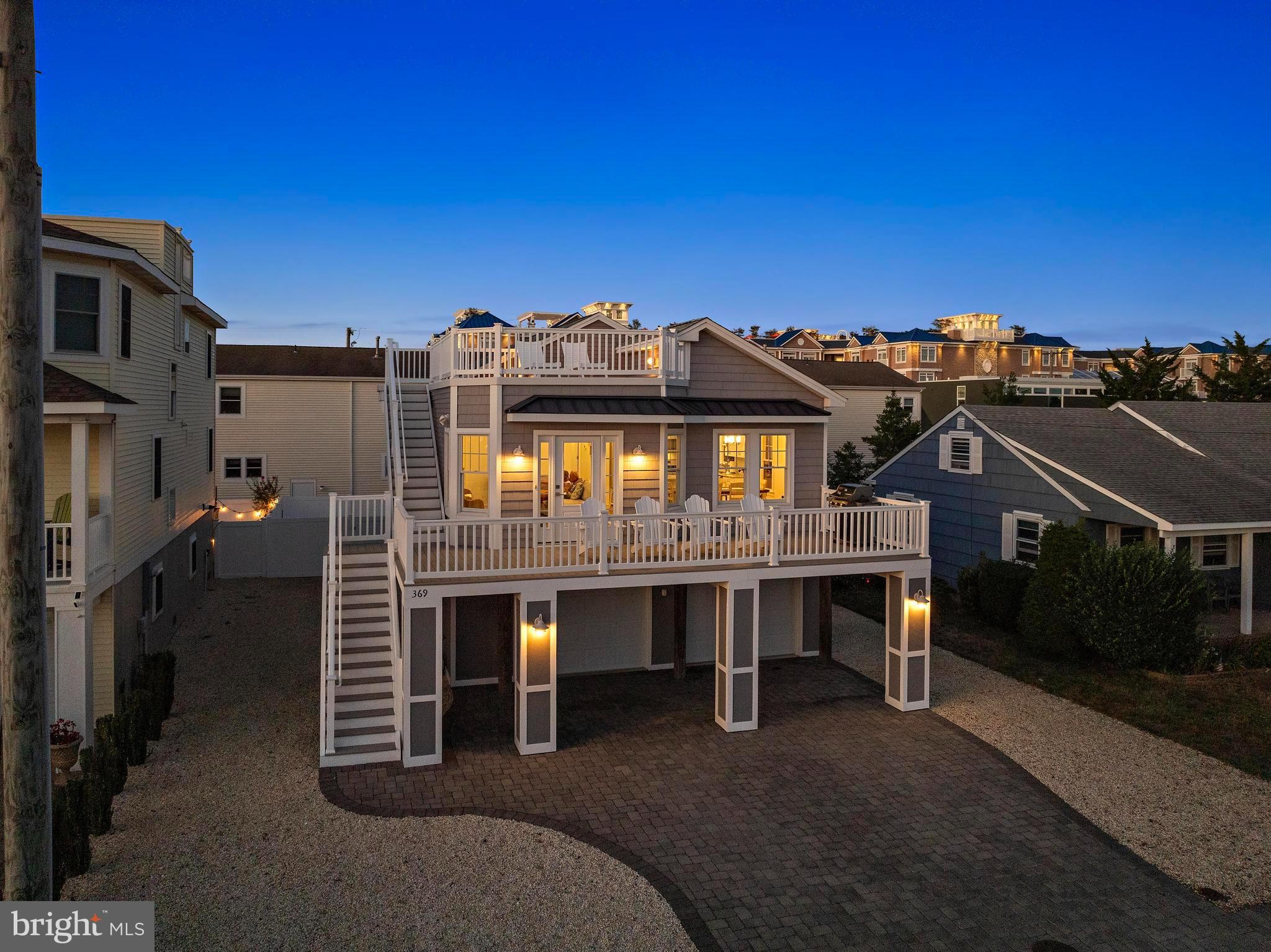 369 W 10TH STREET