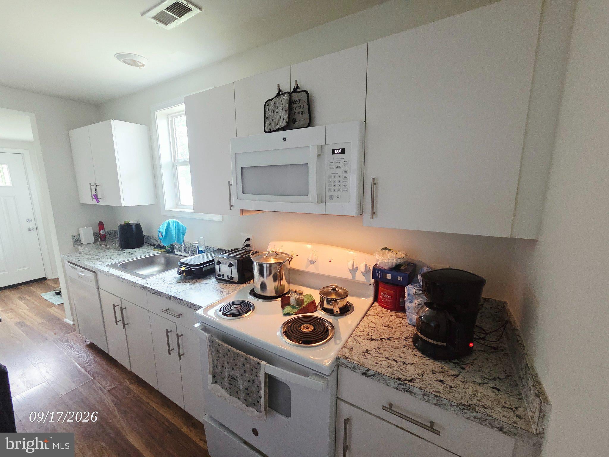 15729-15731 FENTON AVENUE