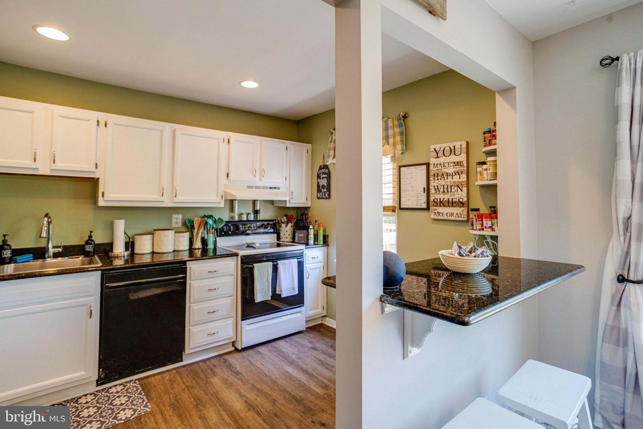 ELIZABETHS LANDING - Residential