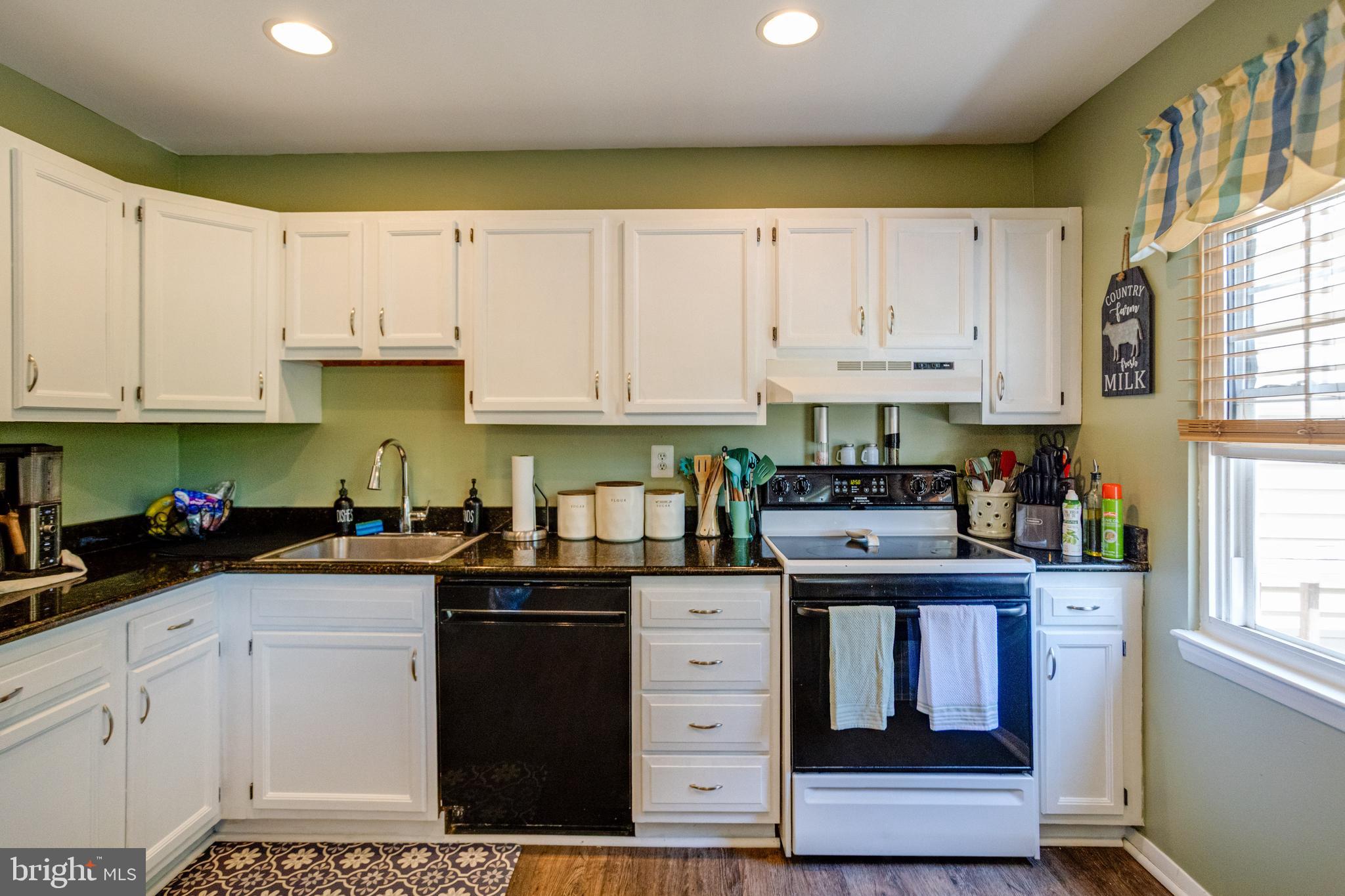 ELIZABETHS LANDING - Residential