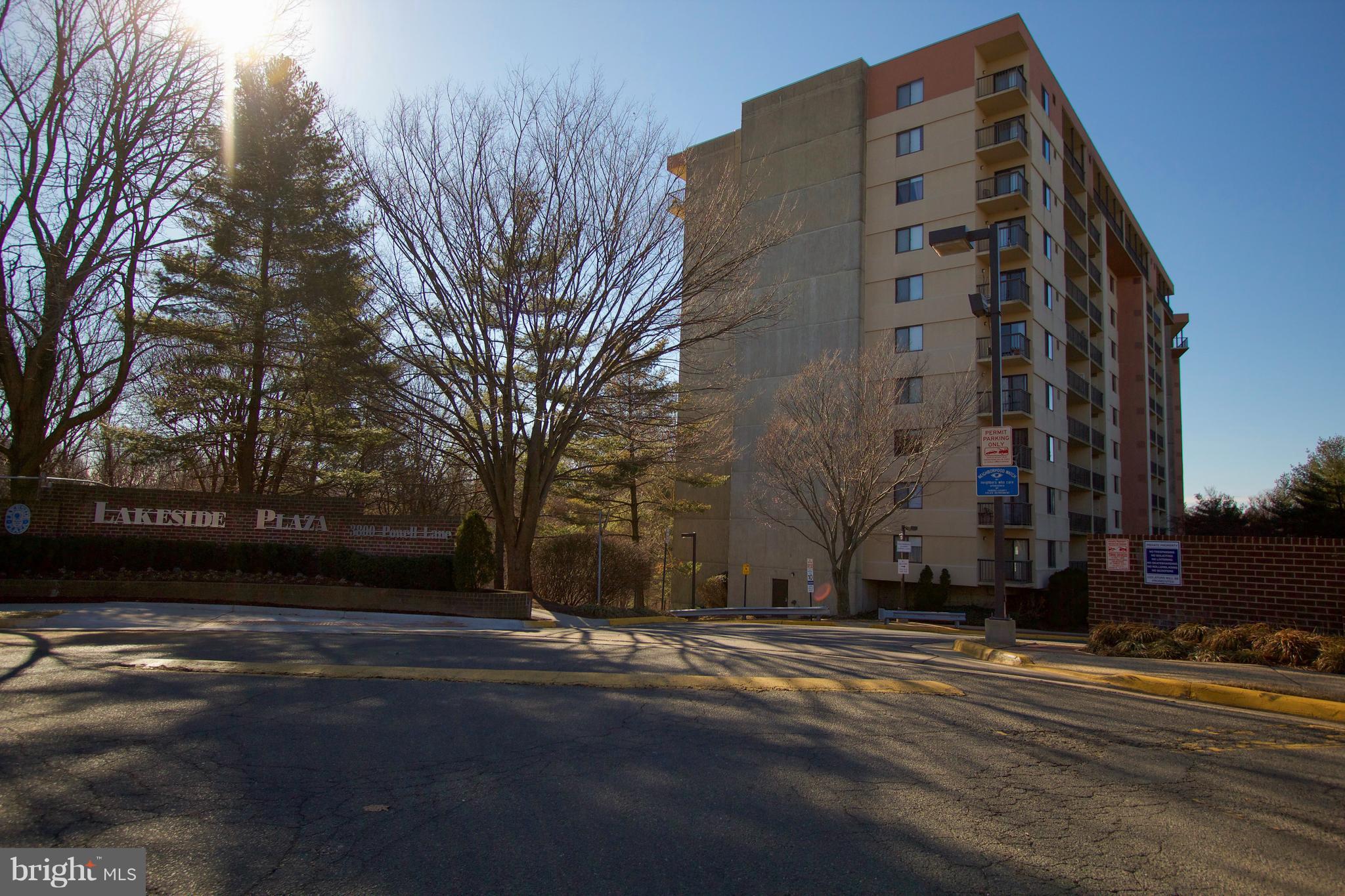 LAKESIDE PLAZA - Residential