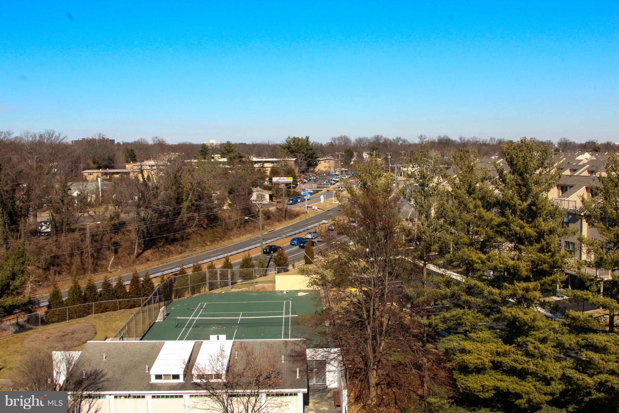 LAKESIDE PLAZA - Residential