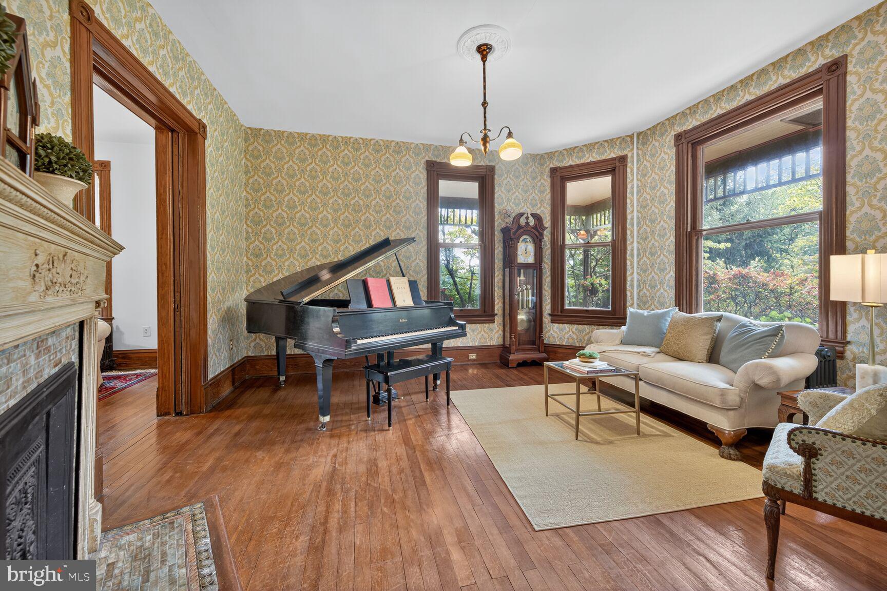 KENSINGTON PARK - Residential