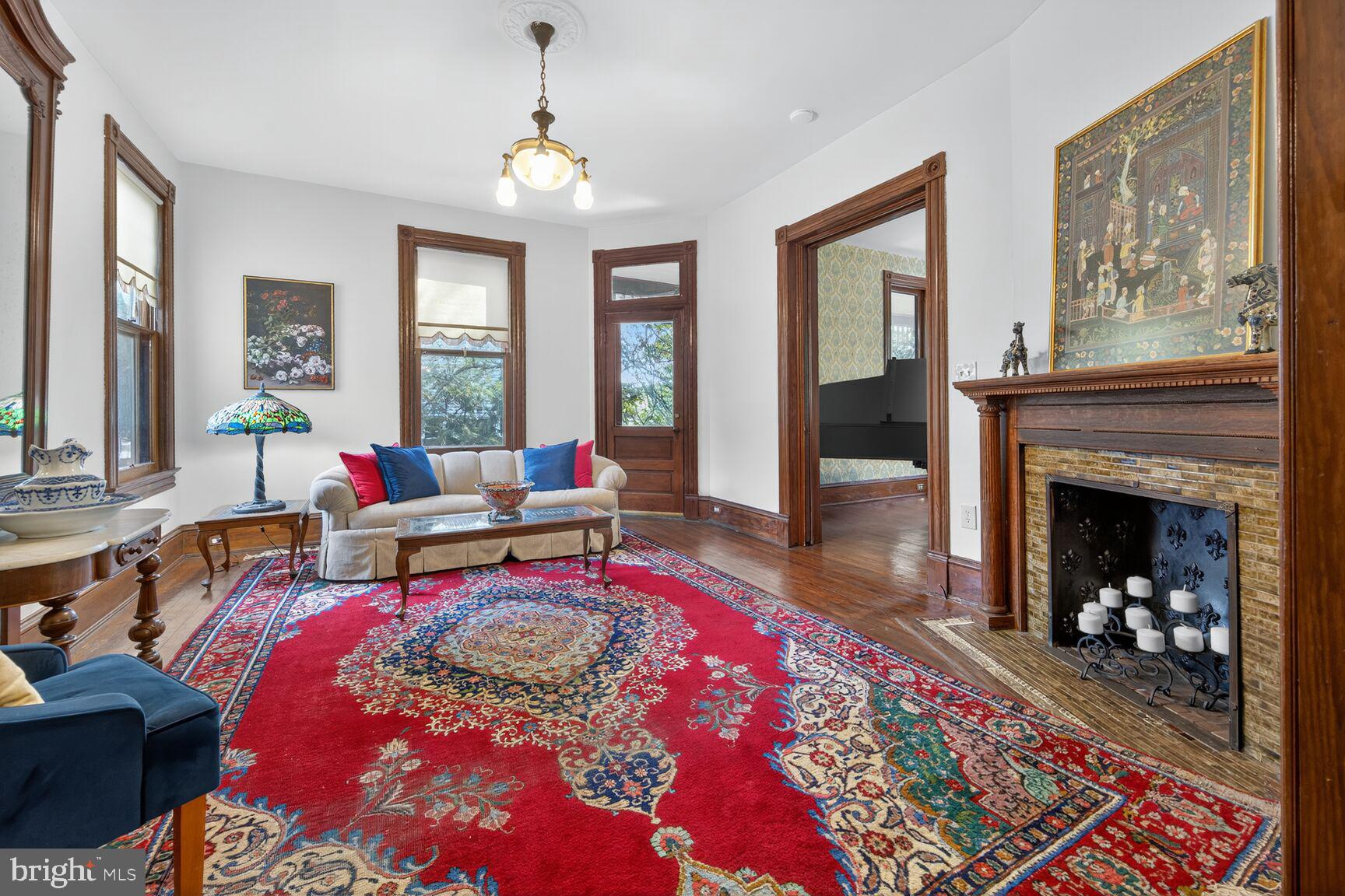 KENSINGTON PARK - Residential