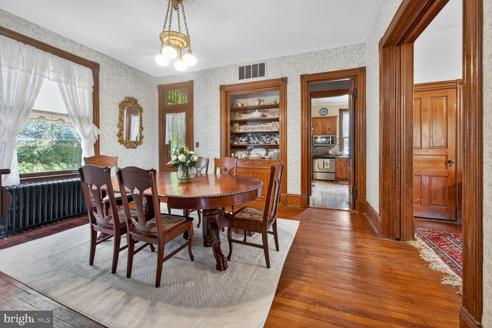 KENSINGTON PARK - Residential