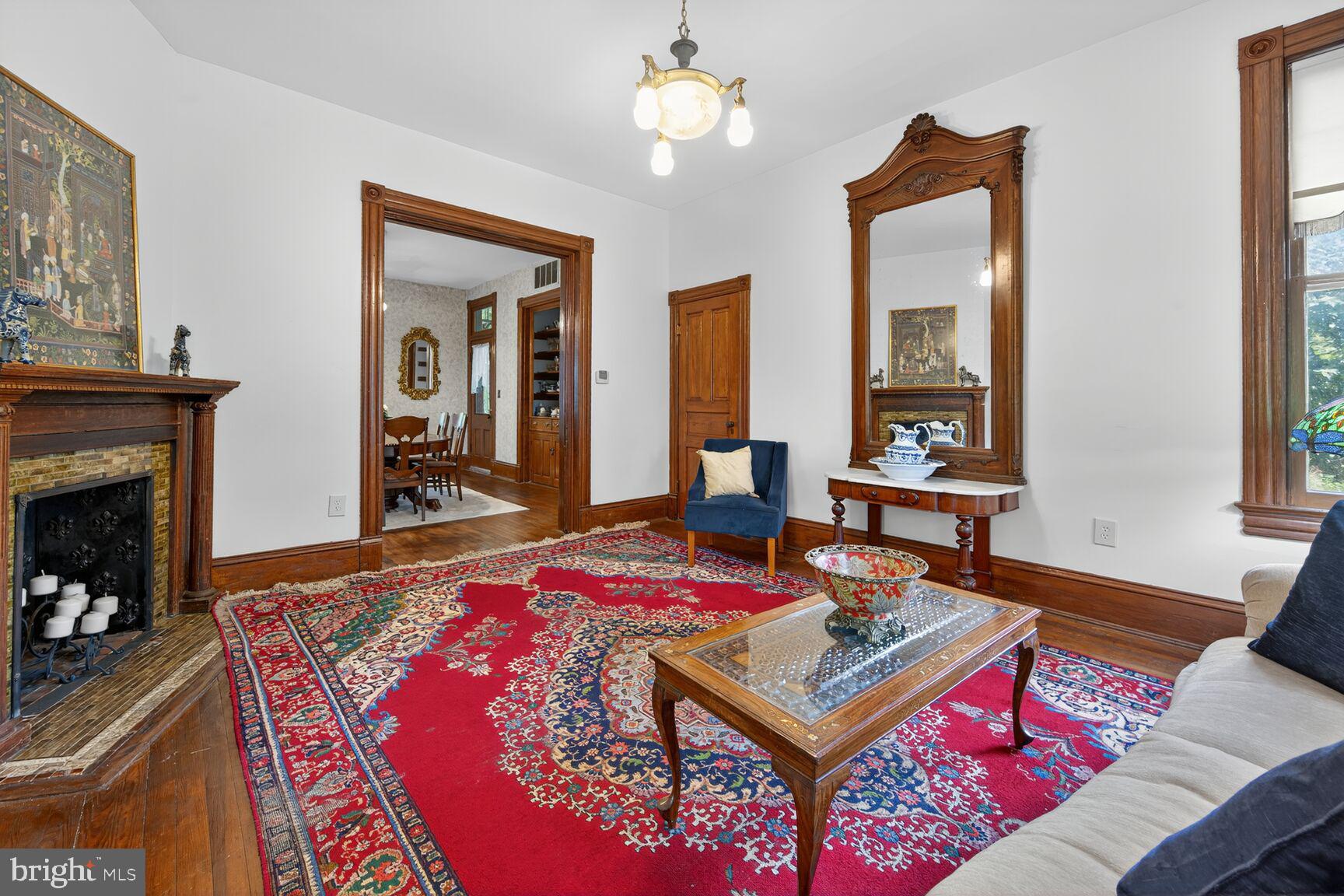 KENSINGTON PARK - Residential