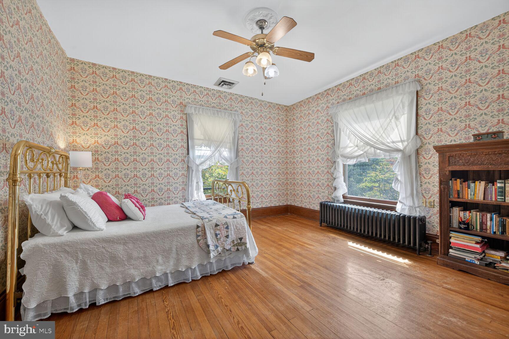 KENSINGTON PARK - Residential