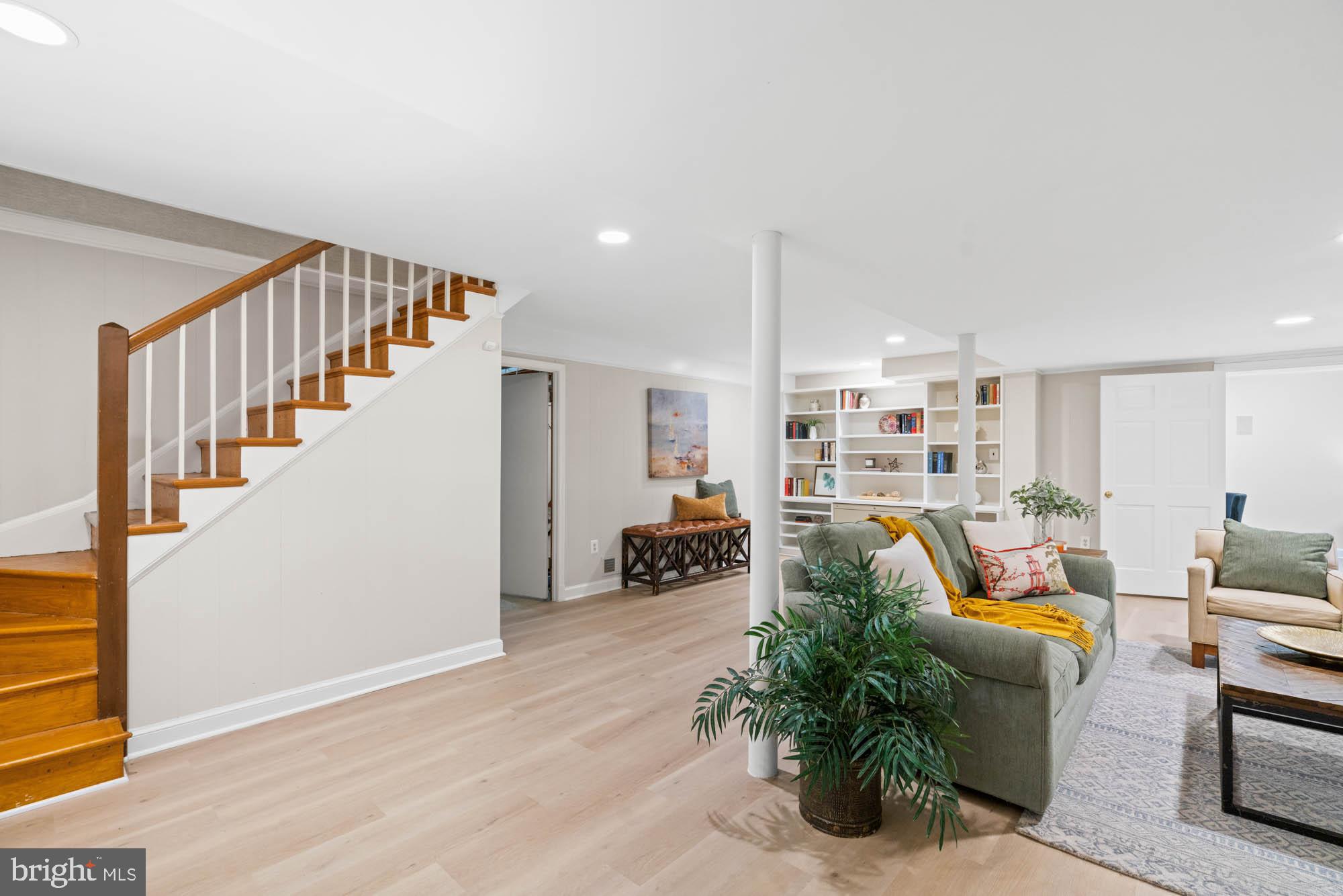 WESTMORELAND HILLS - Residential