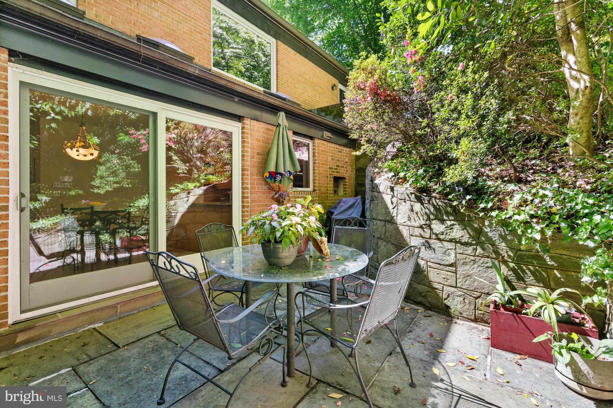 WESTMORELAND HILLS - Residential