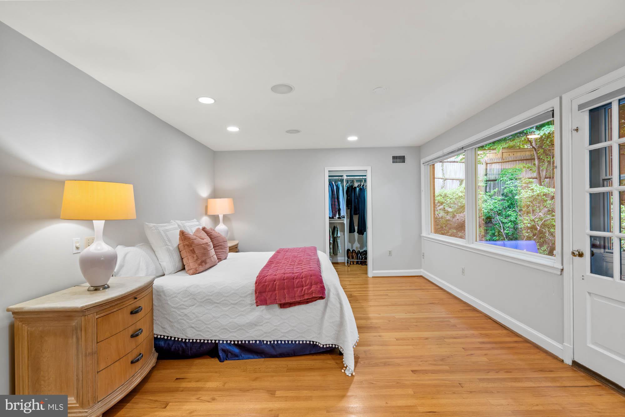 WESTMORELAND HILLS - Residential