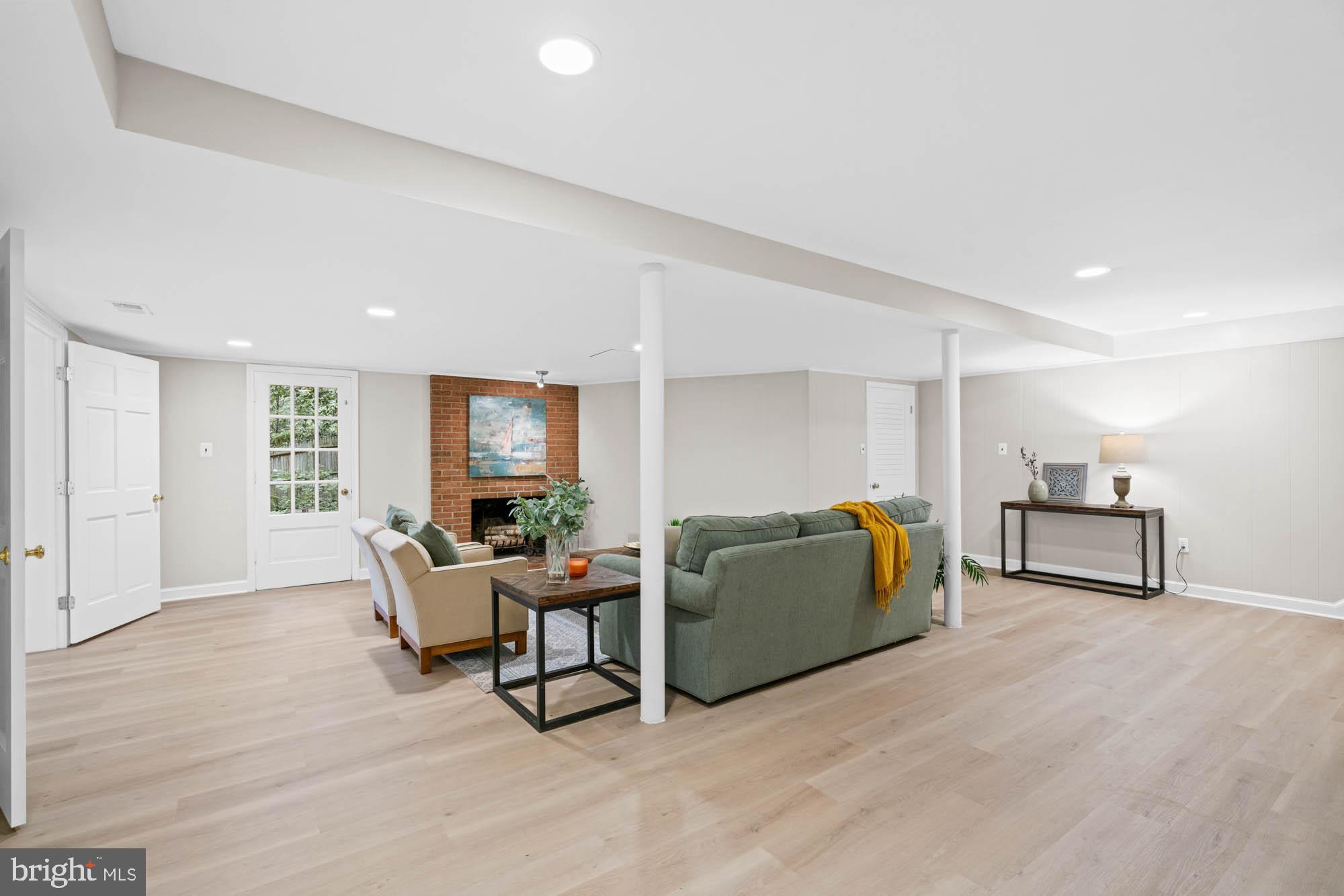 WESTMORELAND HILLS - Residential