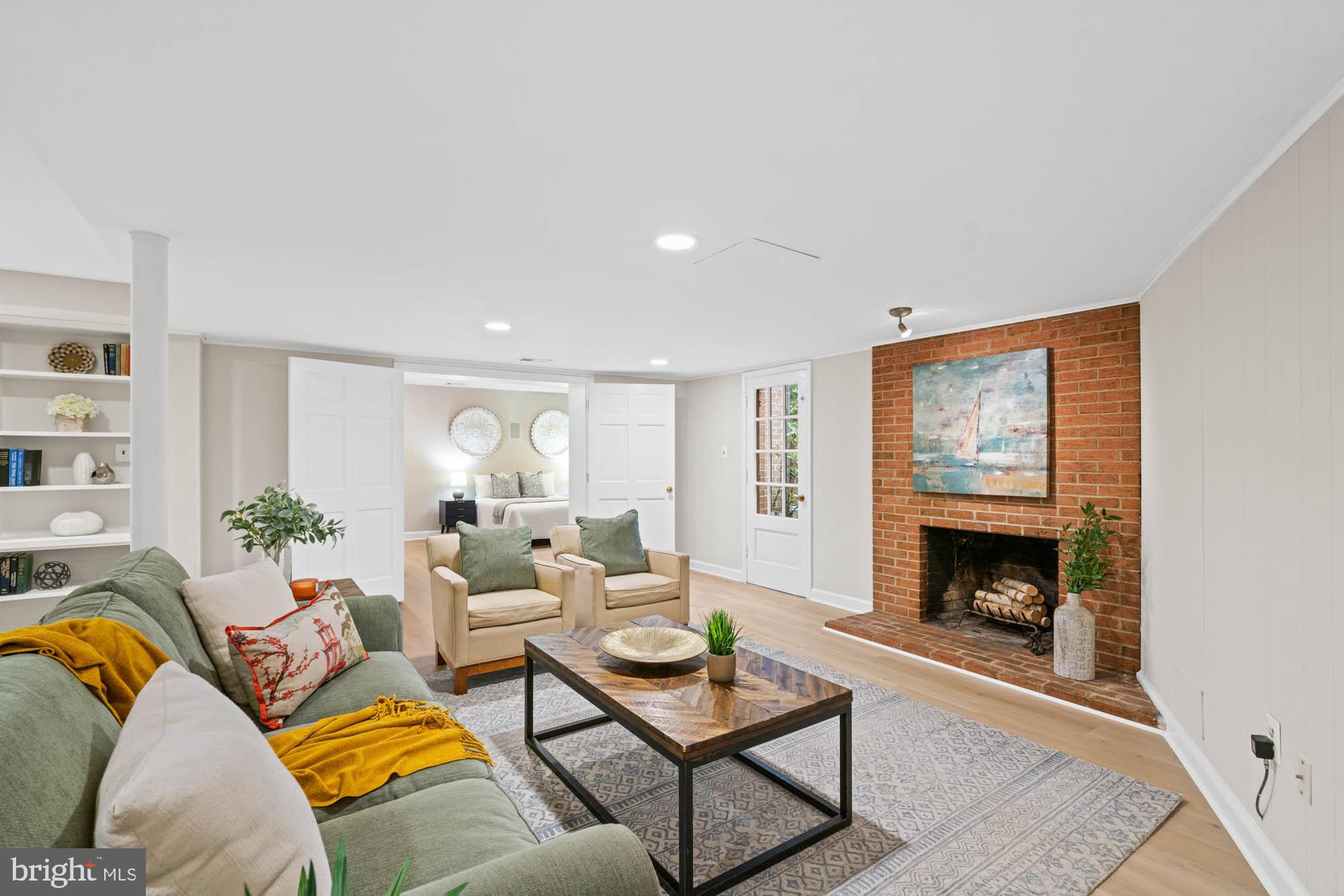 WESTMORELAND HILLS - Residential