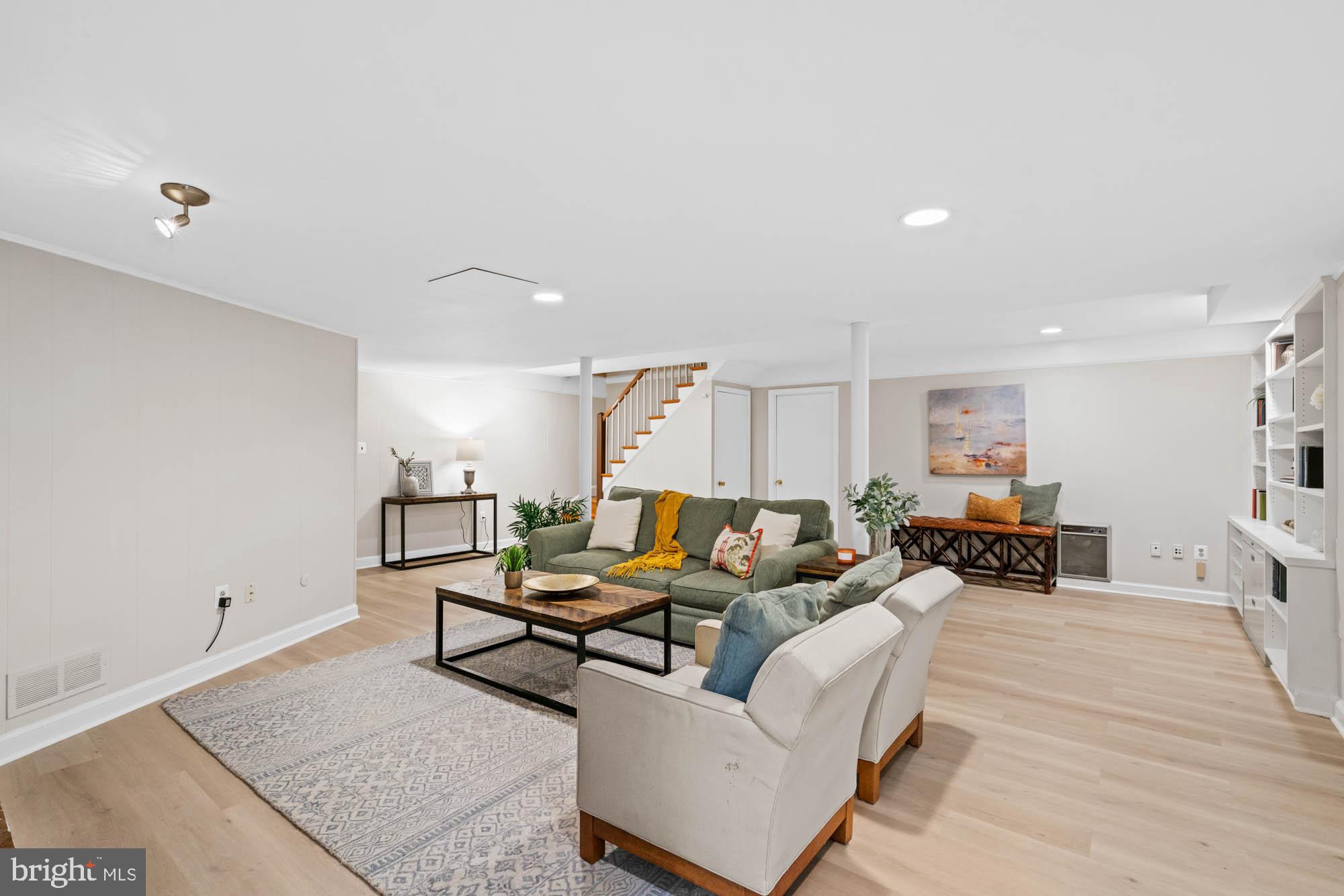 WESTMORELAND HILLS - Residential