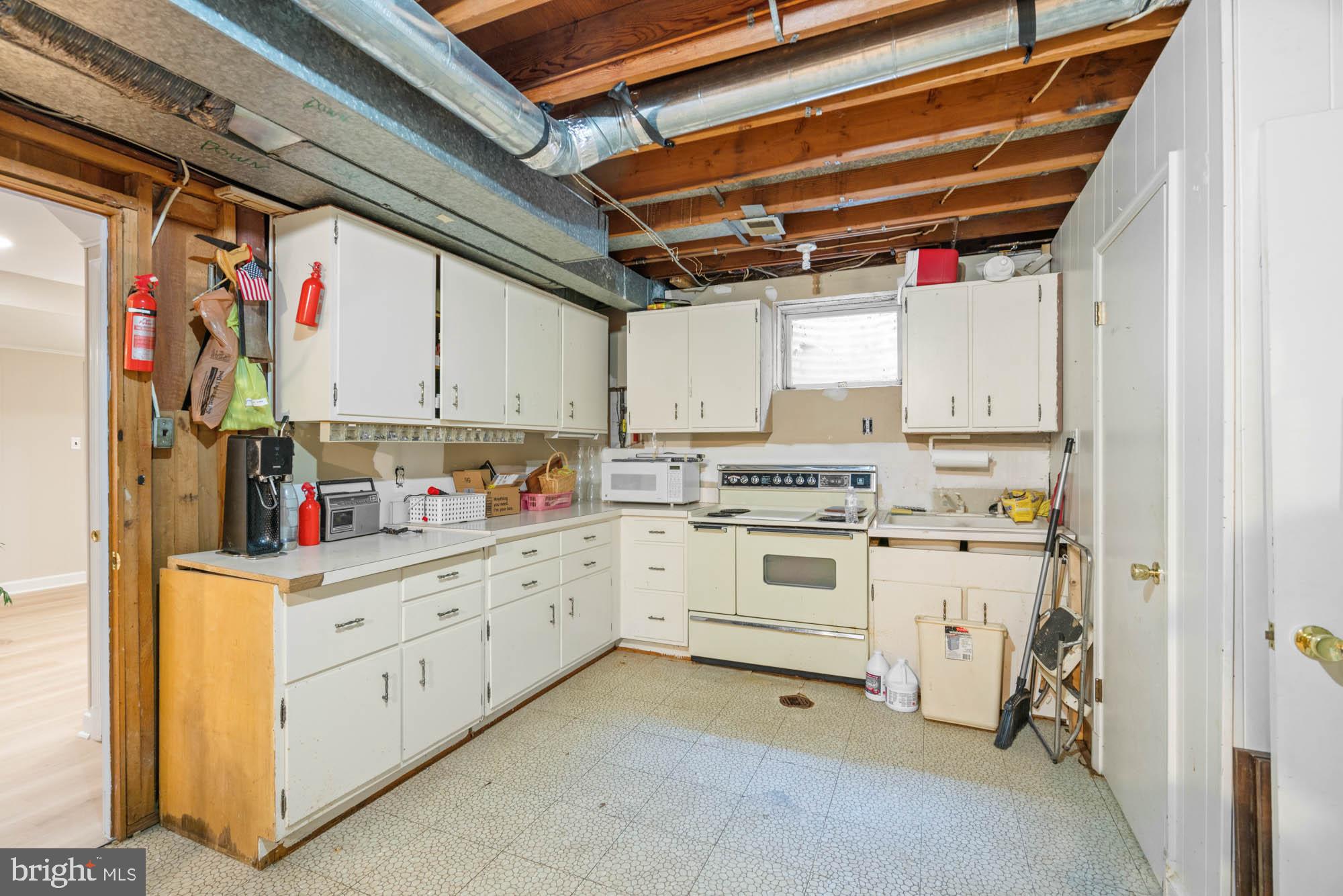 WESTMORELAND HILLS - Residential