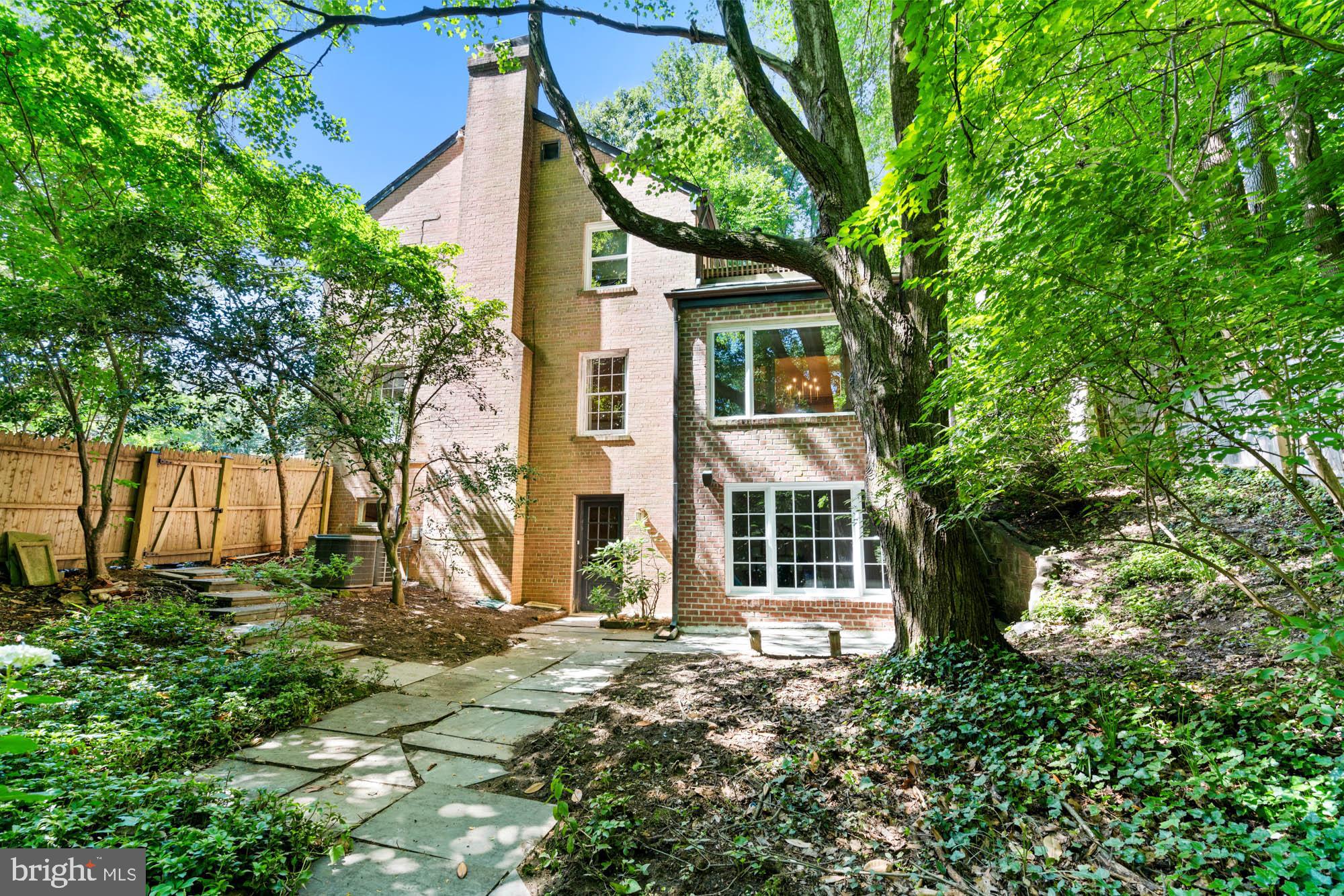 WESTMORELAND HILLS - Residential