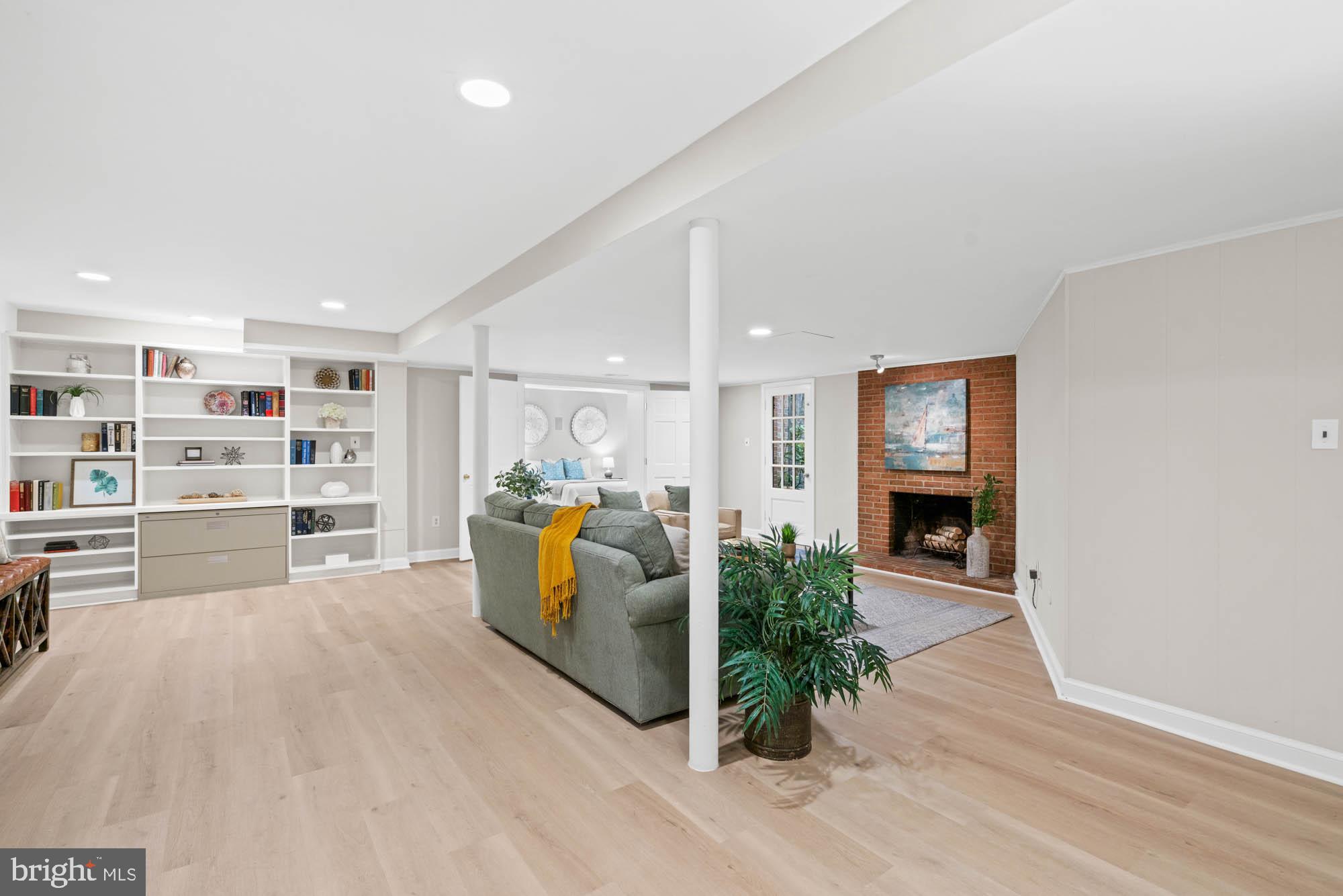 WESTMORELAND HILLS - Residential