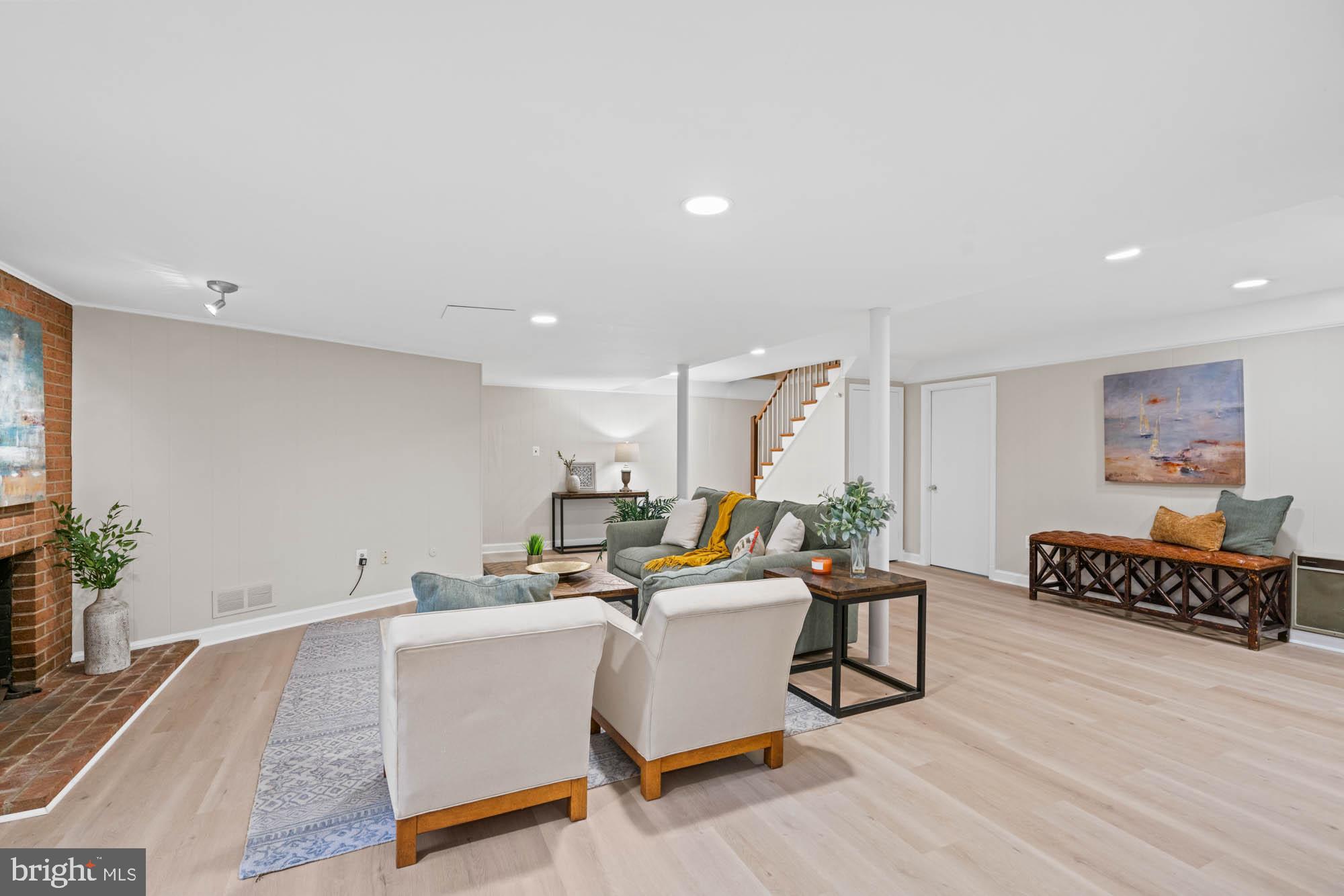 WESTMORELAND HILLS - Residential