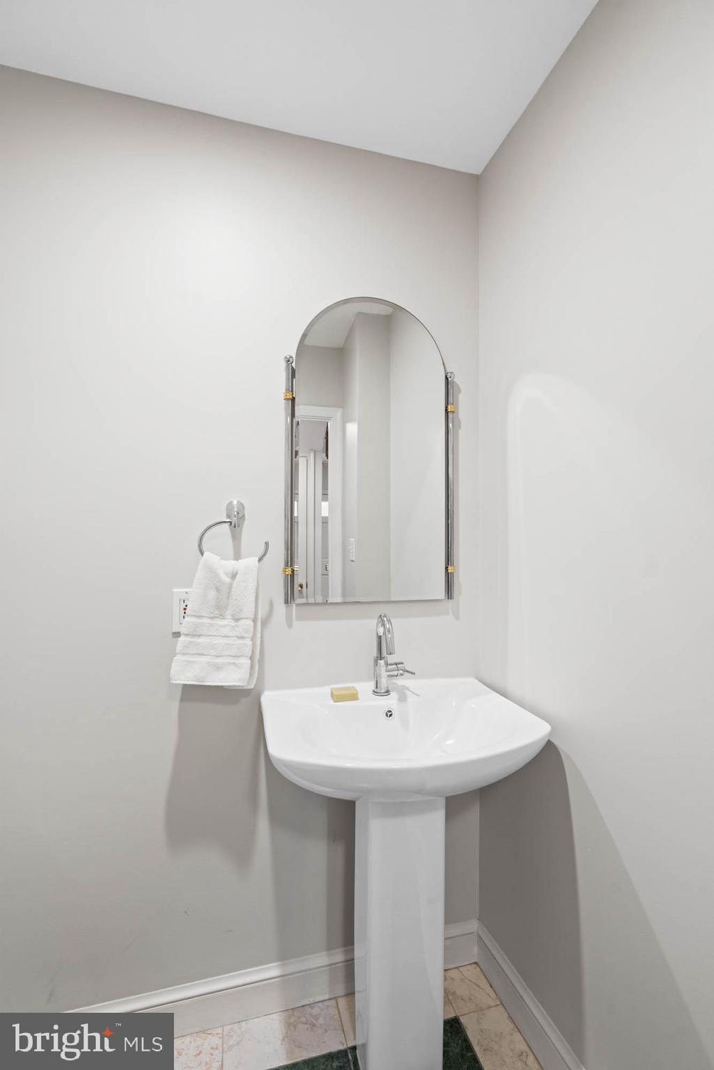 WESTMORELAND HILLS - Residential