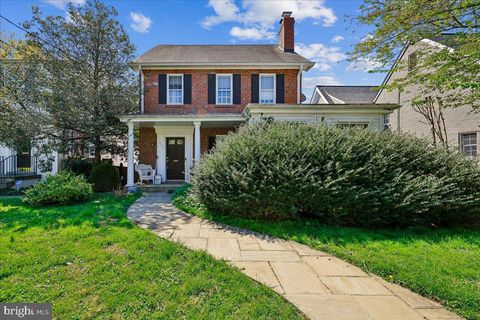 4958 BUTTERWORTH PLACE NW WASHINGTON DC 20016