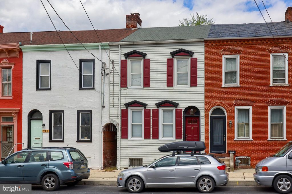 Photo of 715 WALNUT ST, COLUMBIA, PA 17512 (MLS # PALA2034062)