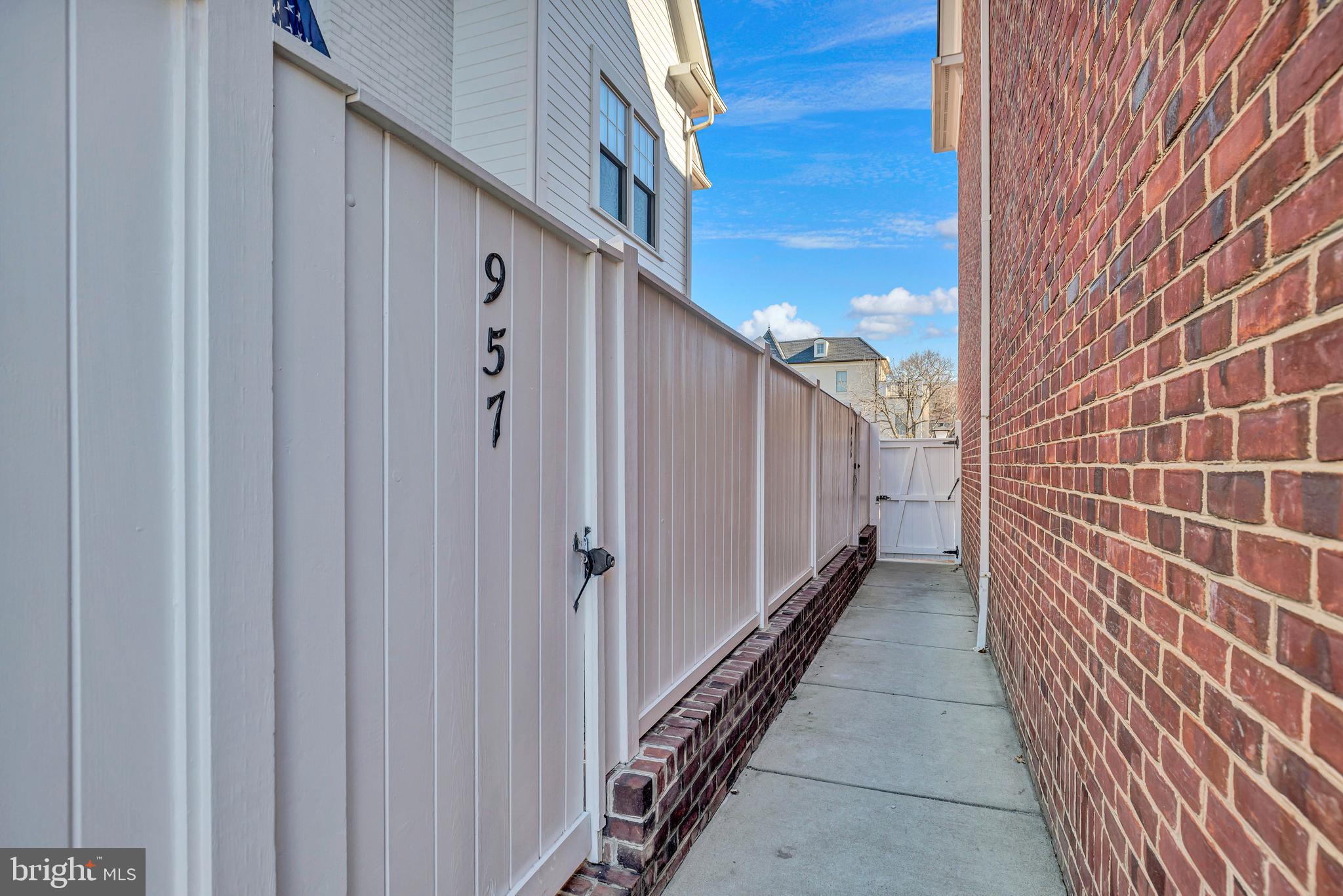 OLD TOWN GATEWAY - Residential