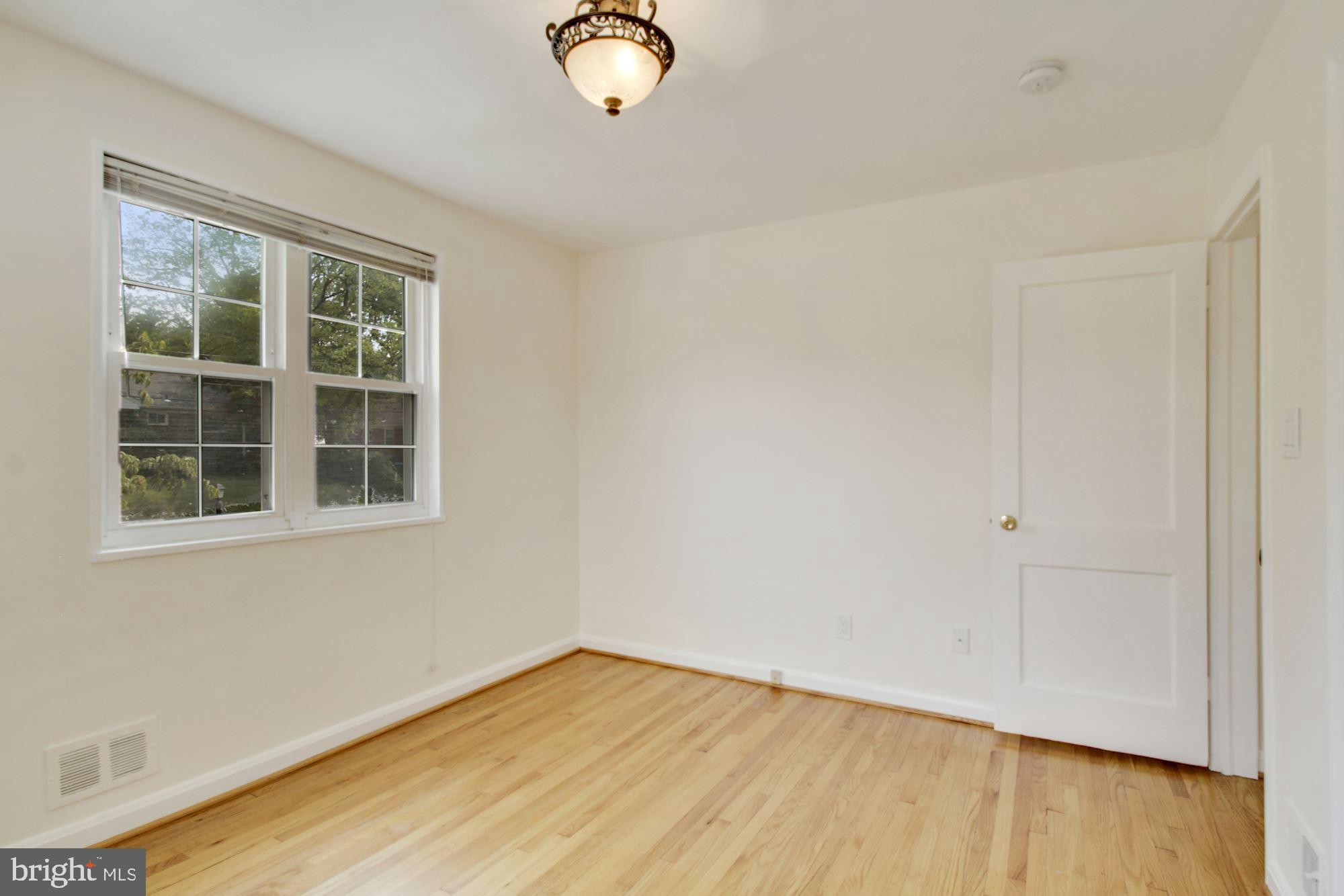 GARRETT PARK ESTATES - Residential Lease