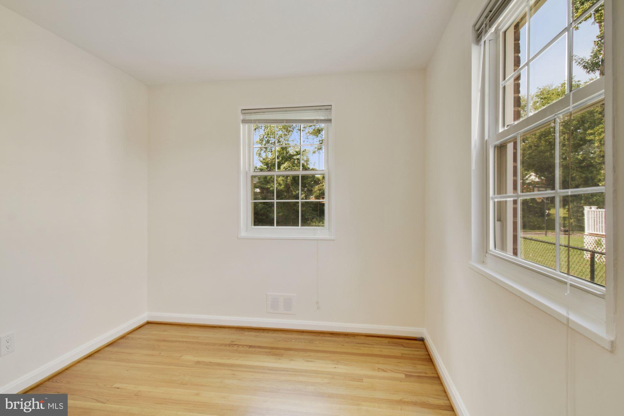 GARRETT PARK ESTATES - Residential Lease