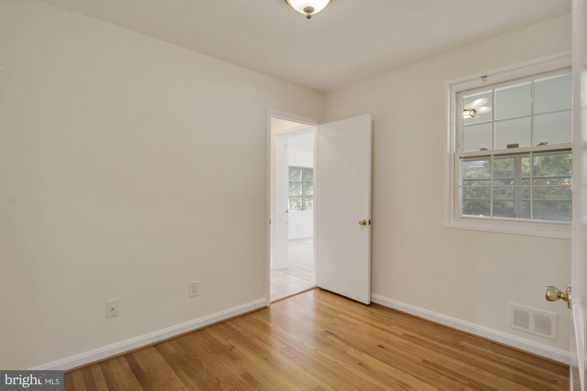 GARRETT PARK ESTATES - Residential Lease