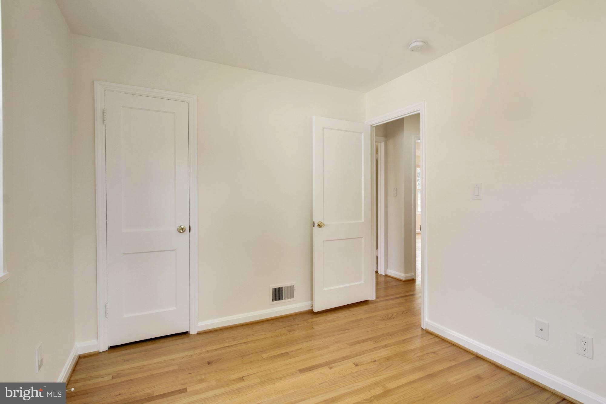 GARRETT PARK ESTATES - Residential Lease