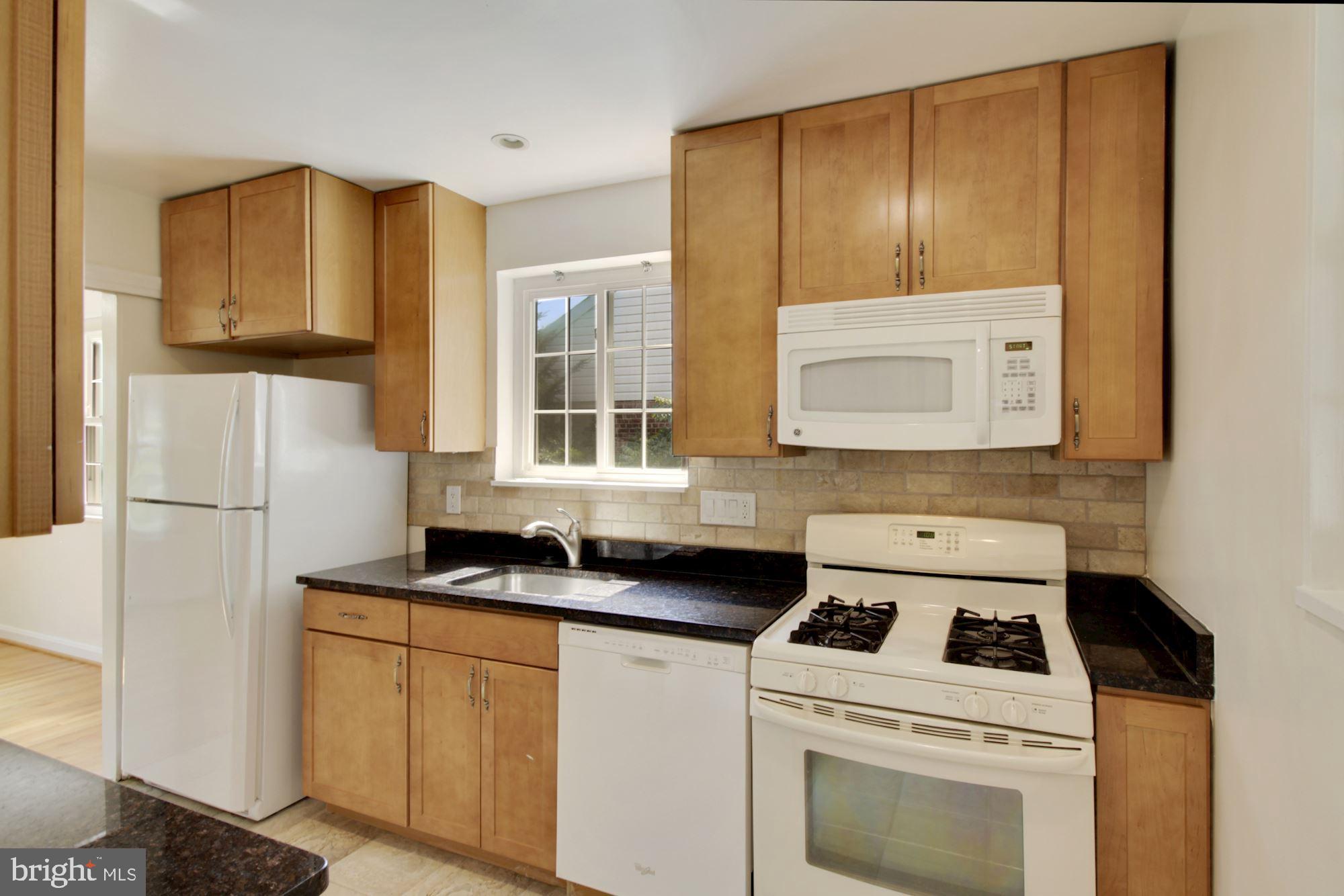 GARRETT PARK ESTATES - Residential Lease