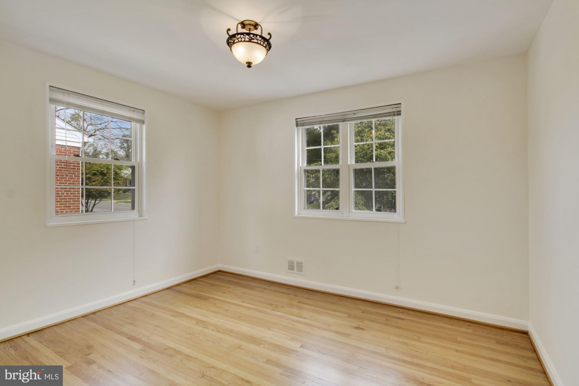 GARRETT PARK ESTATES - Residential Lease