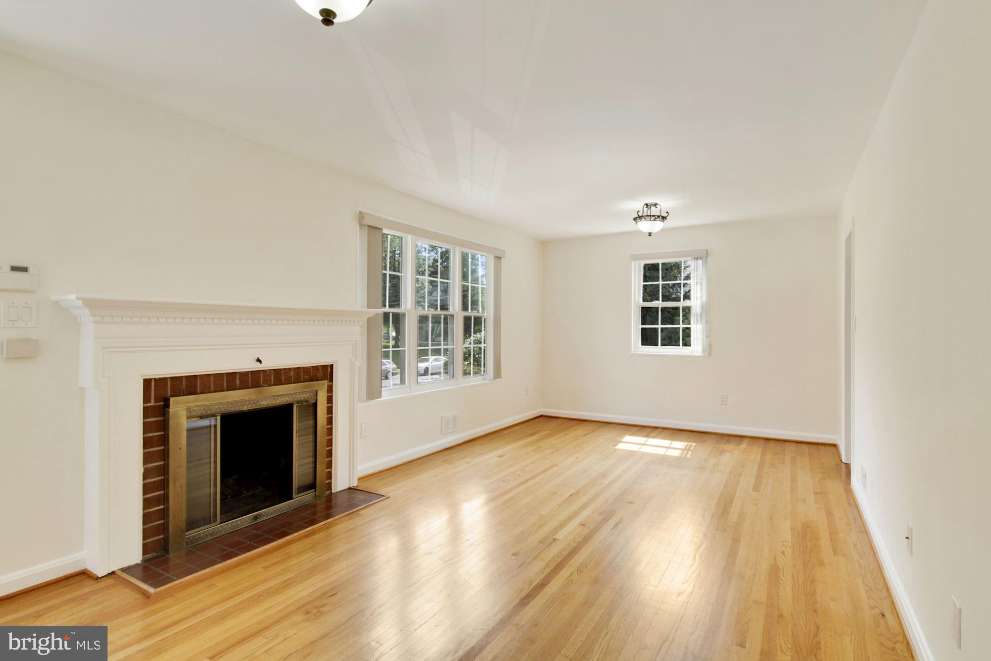 GARRETT PARK ESTATES - Residential Lease