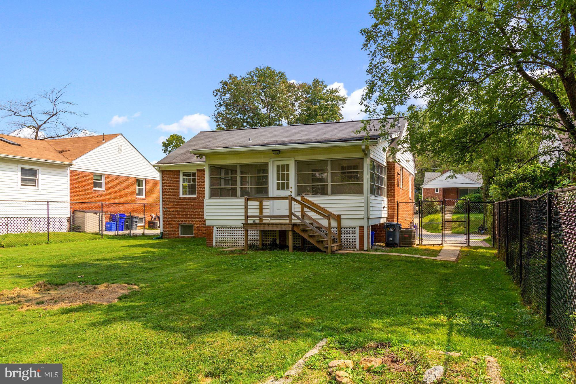 GARRETT PARK ESTATES - Residential Lease