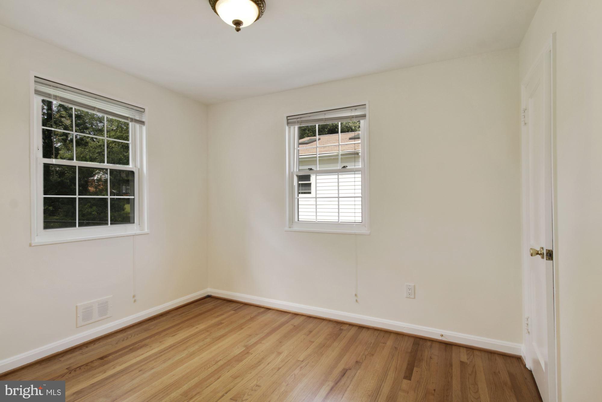 GARRETT PARK ESTATES - Residential Lease