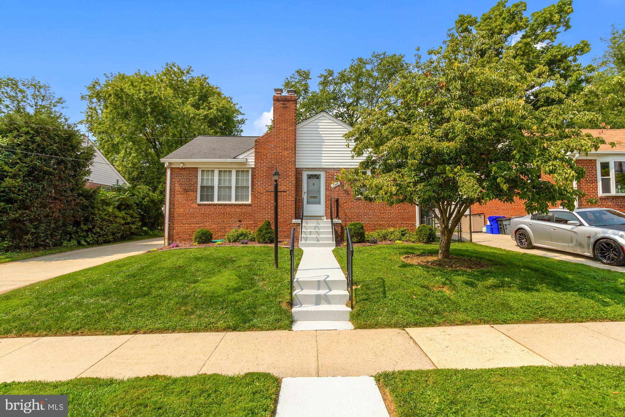 GARRETT PARK ESTATES - Residential Lease