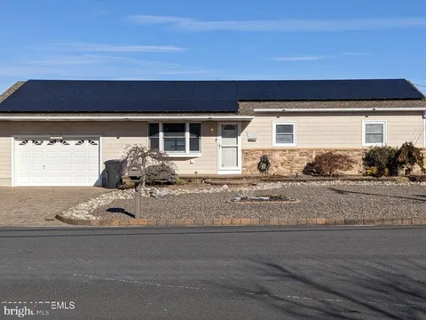 10 St Thomas Avenue, Toms River, NJ MLS: NJOC2039882