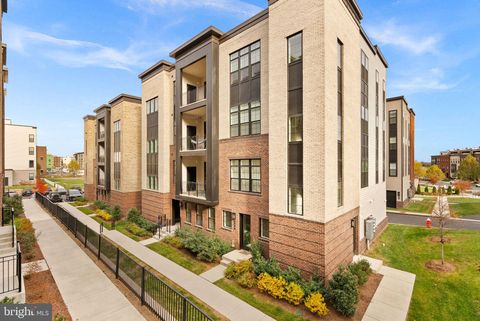 Homes For Sale - 22171 Springside Terrace #400<br/> ASHBURN, VA 20148