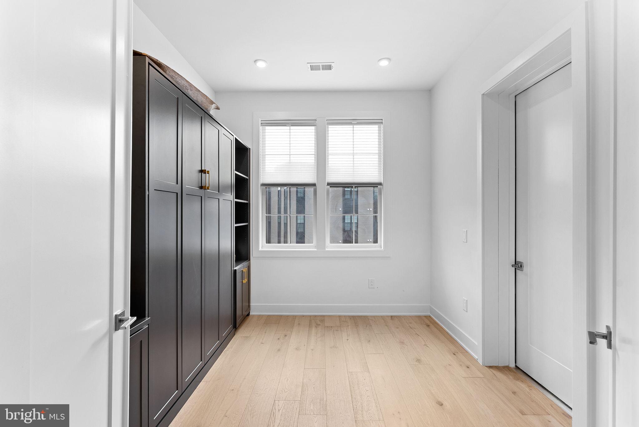 METRO WALK AT MOOREFIELD STATION - Residential