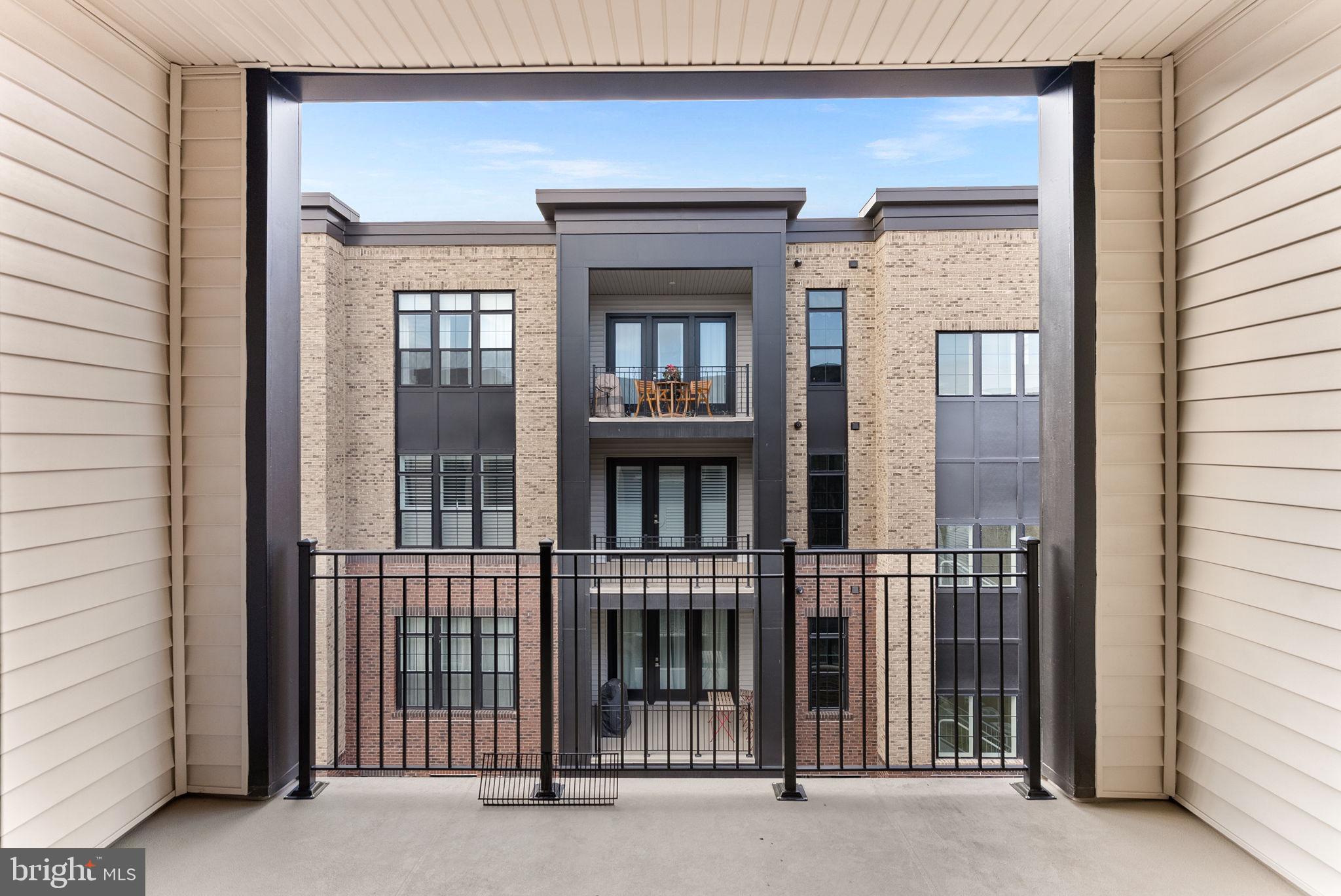 METRO WALK AT MOOREFIELD STATION - Residential