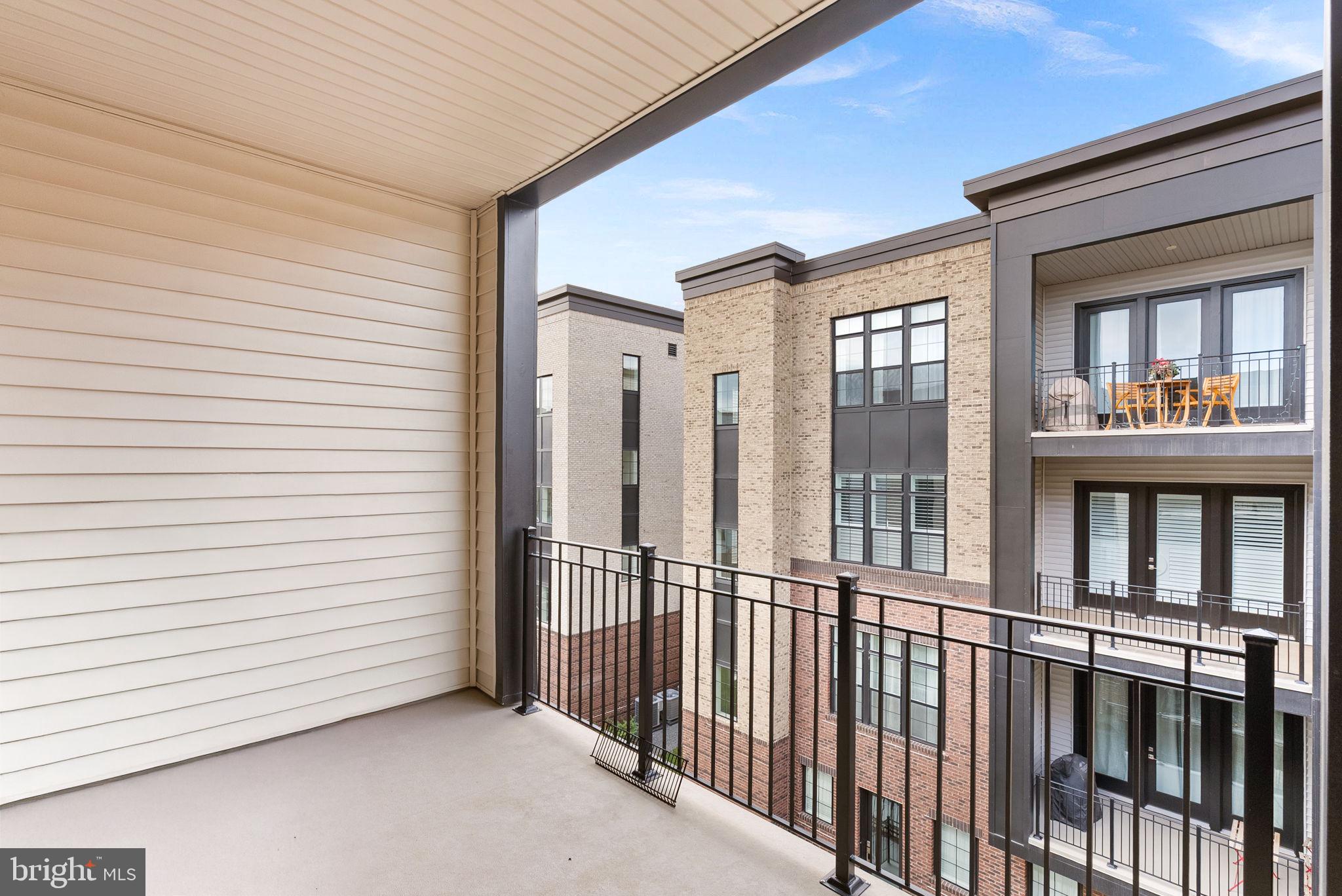 METRO WALK AT MOOREFIELD STATION - Residential