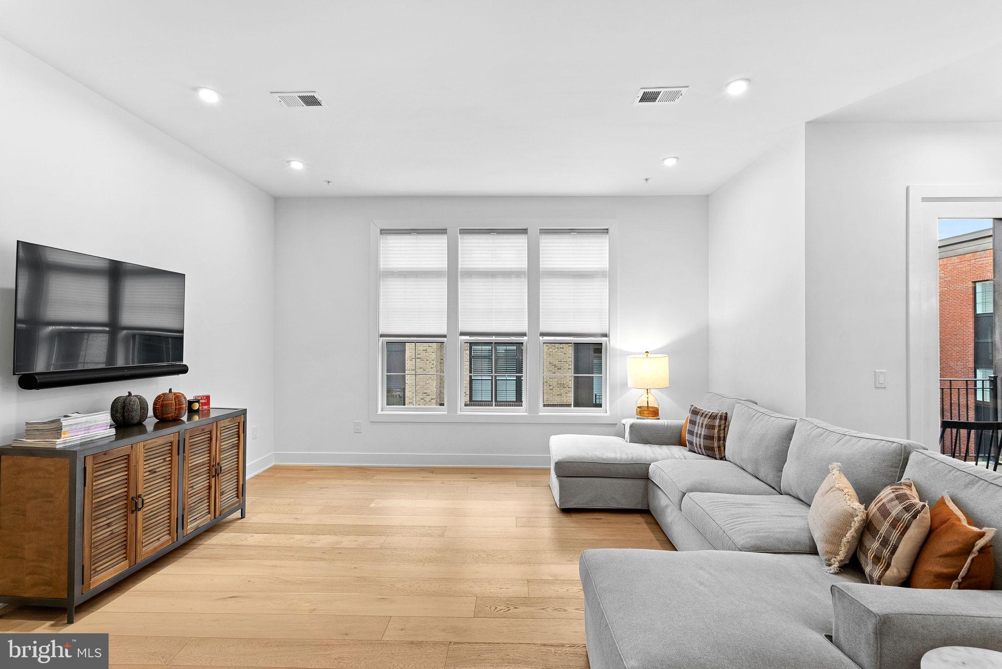 METRO WALK AT MOOREFIELD STATION - Residential