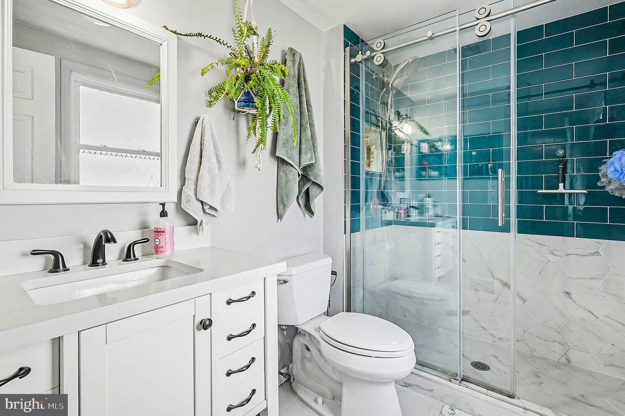 KINGSTON CHASE - Residential