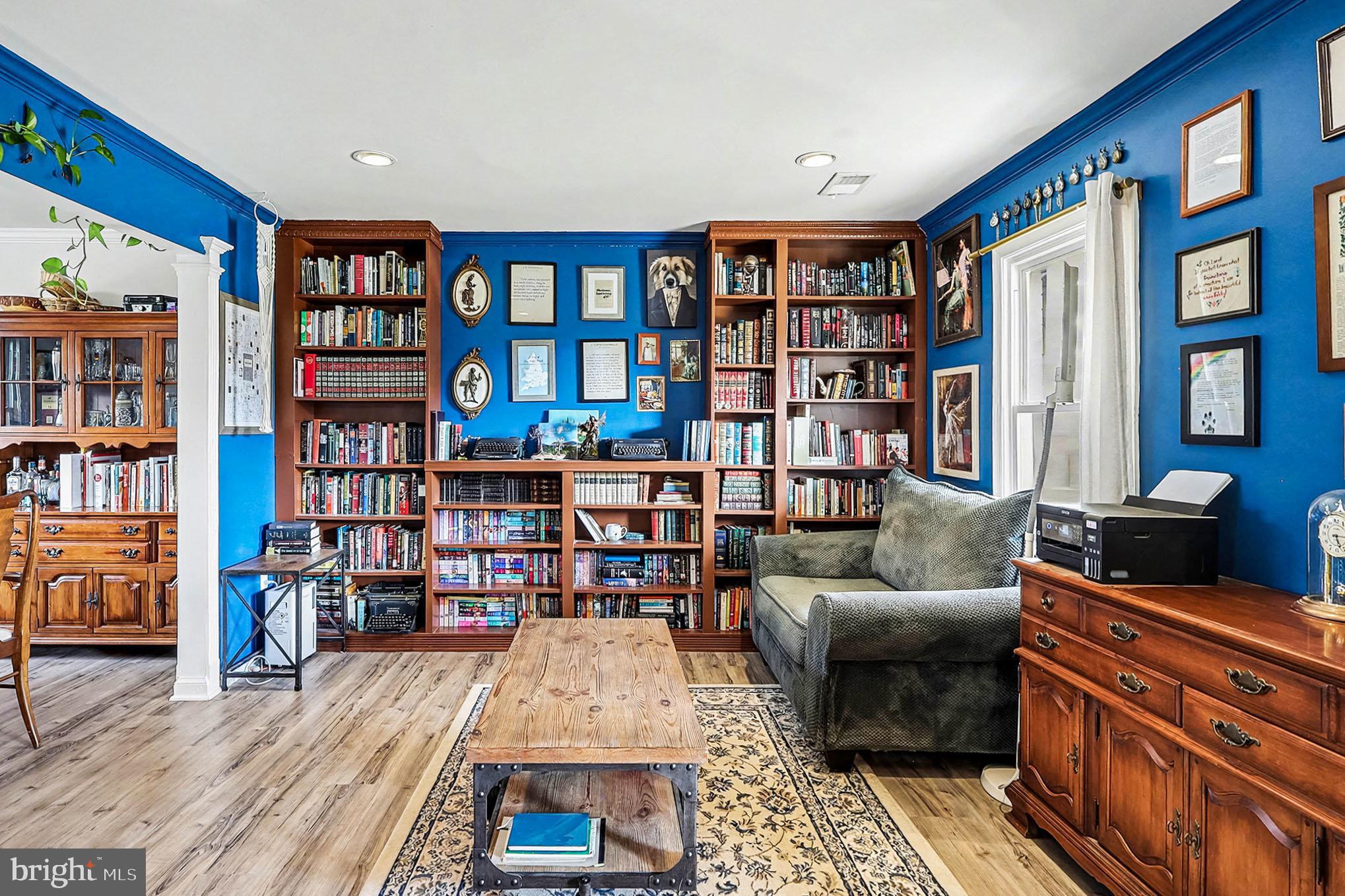 KINGSTON CHASE - Residential