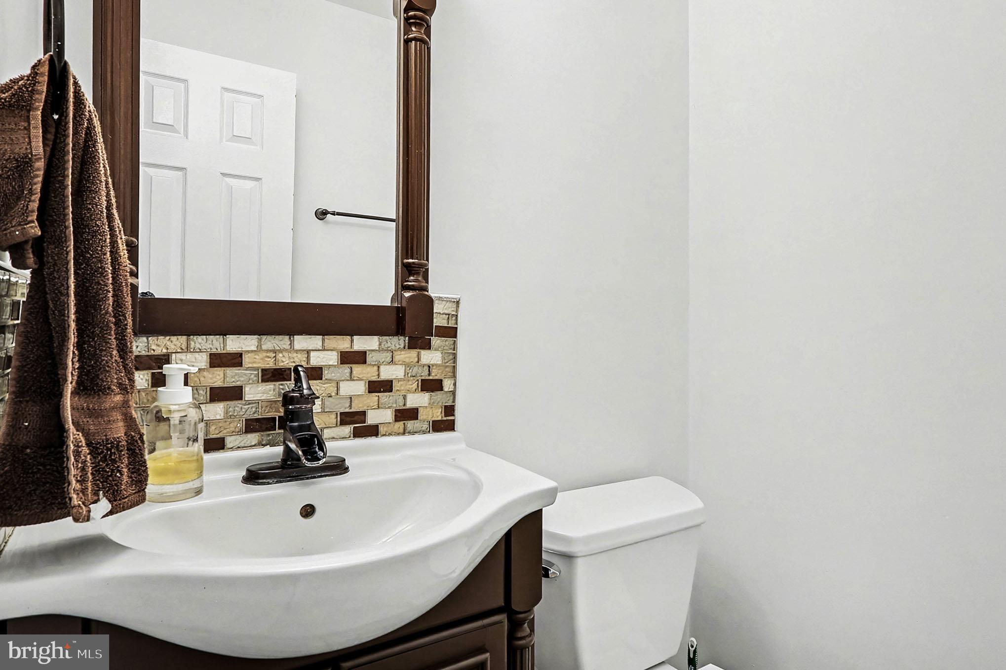 KINGSTON CHASE - Residential