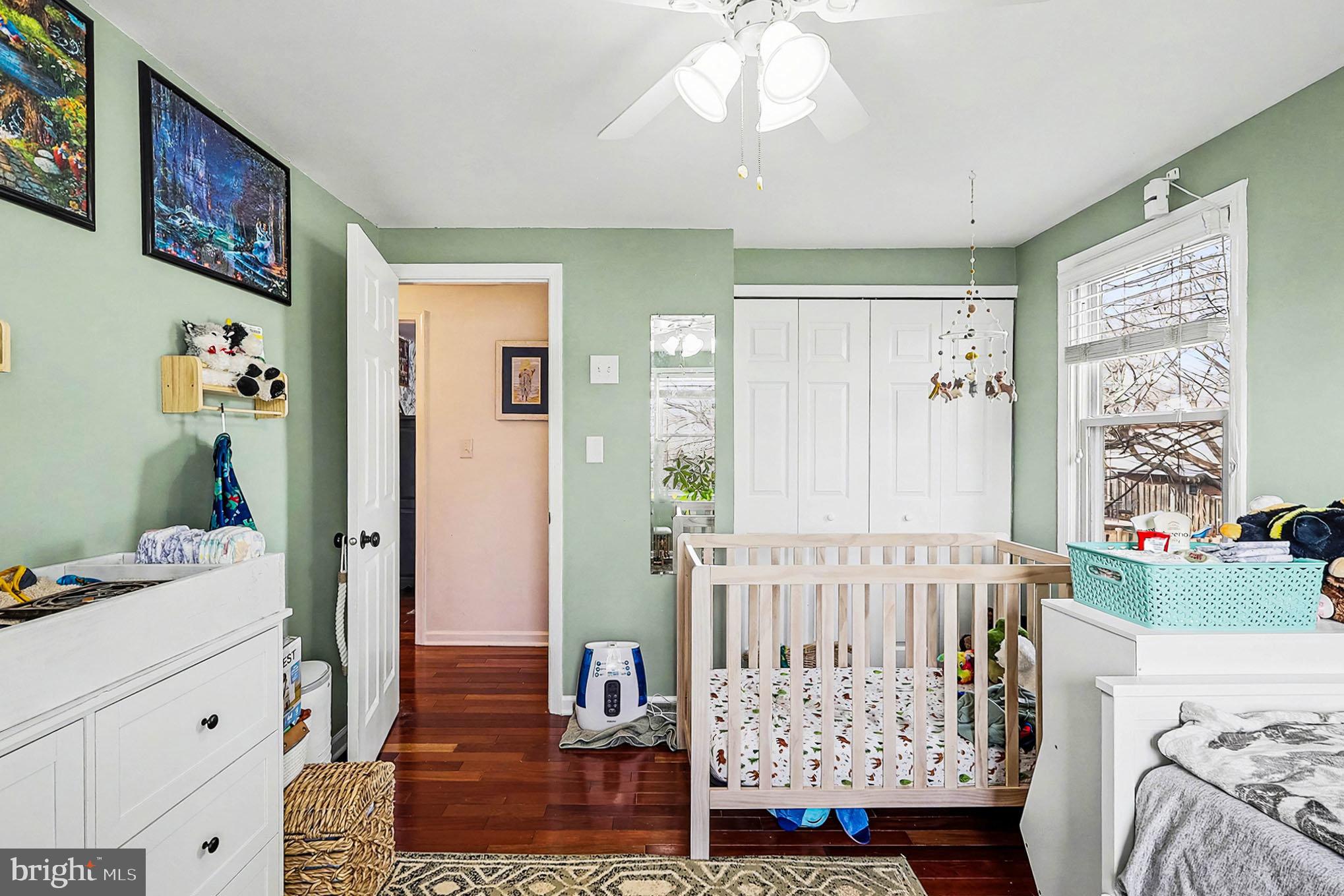 KINGSTON CHASE - Residential