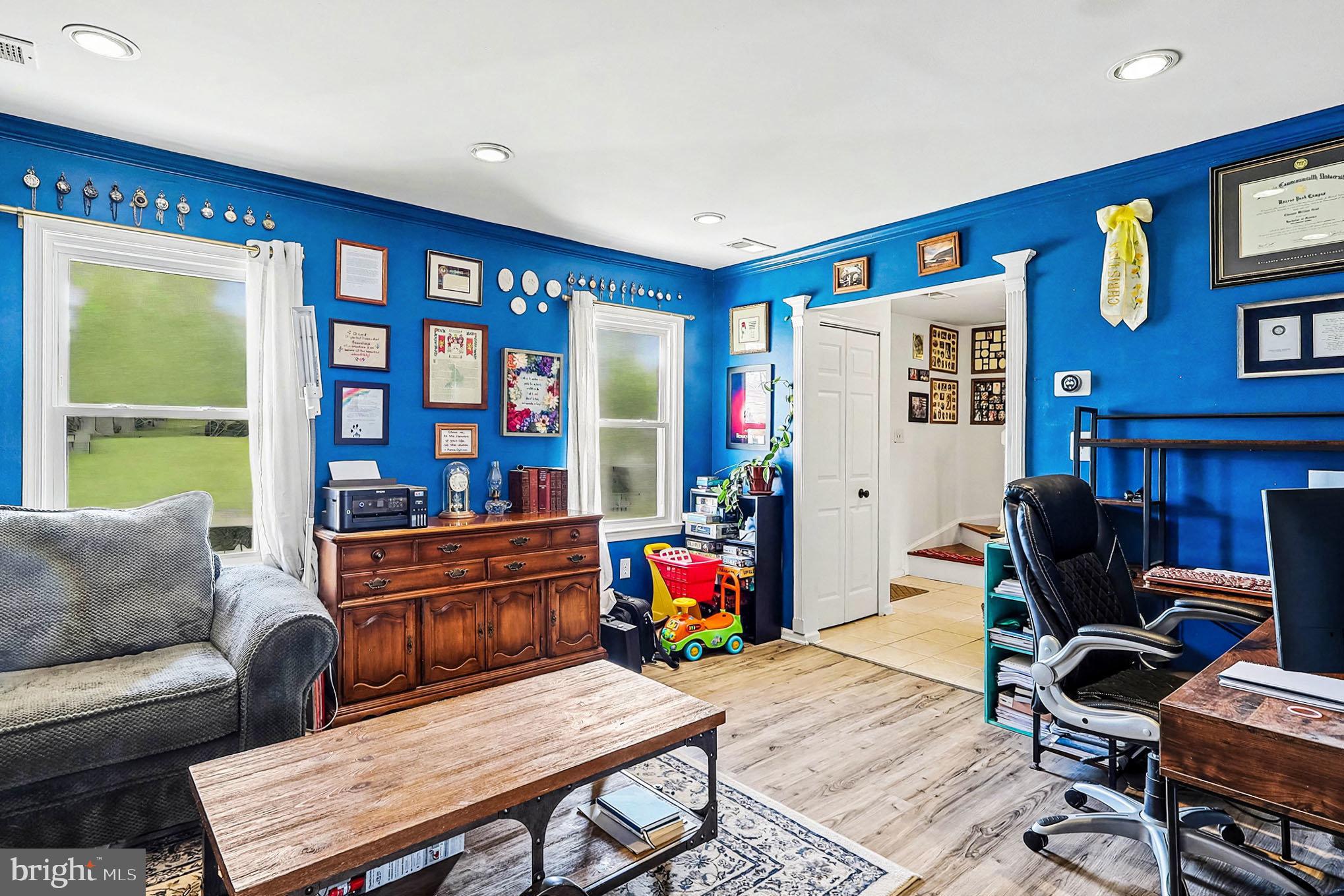 KINGSTON CHASE - Residential