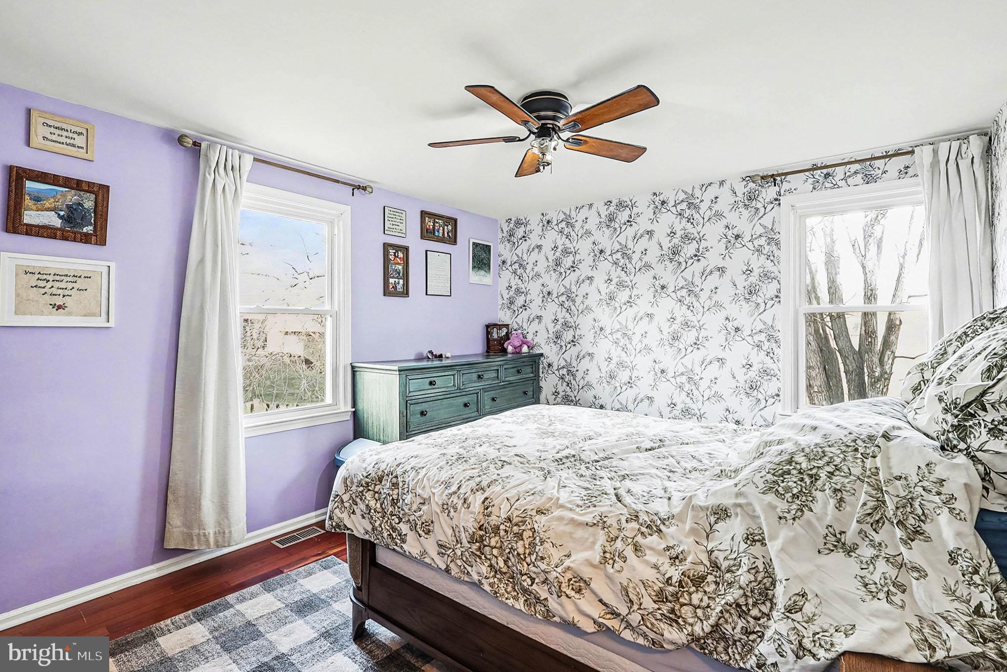 KINGSTON CHASE - Residential