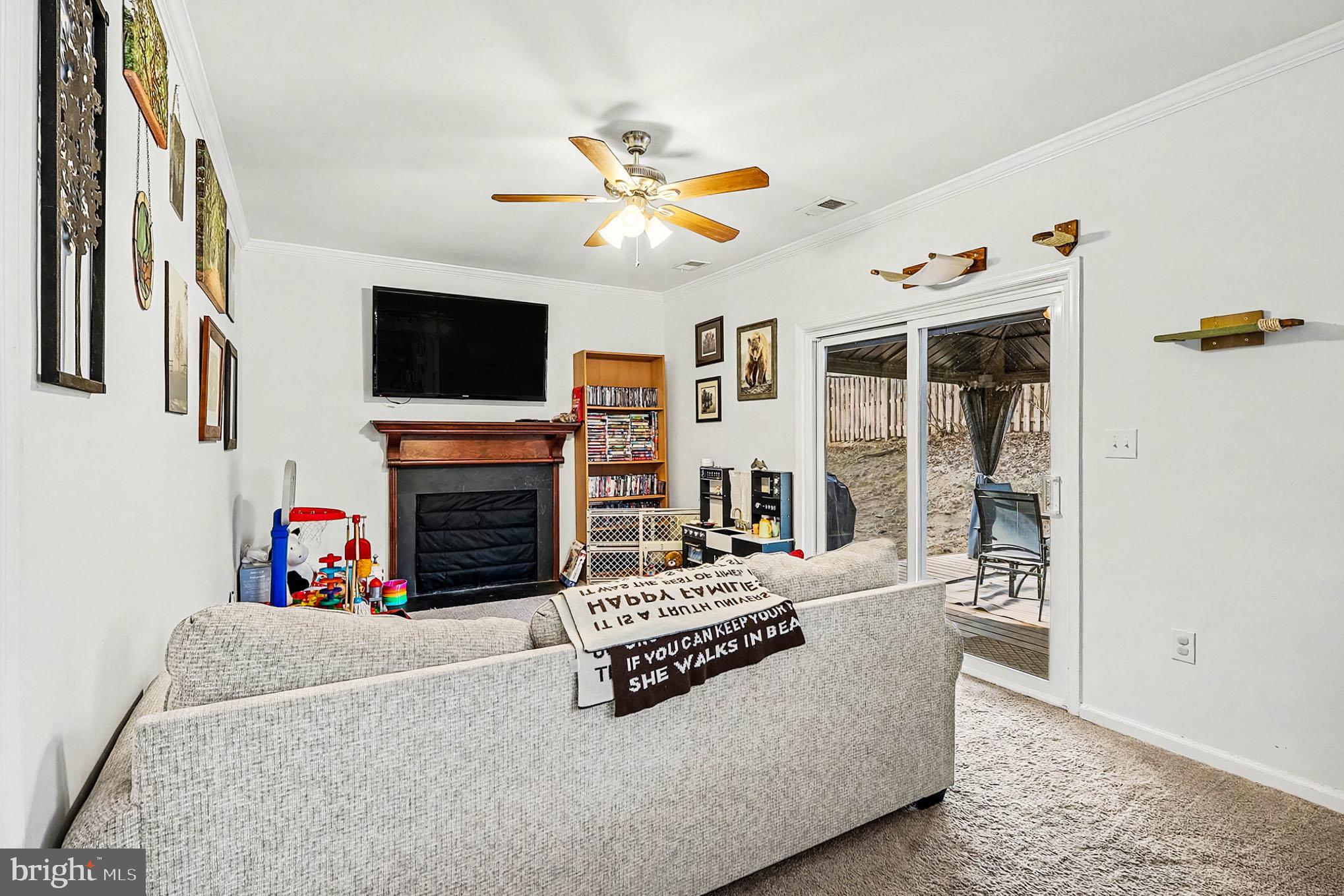 KINGSTON CHASE - Residential